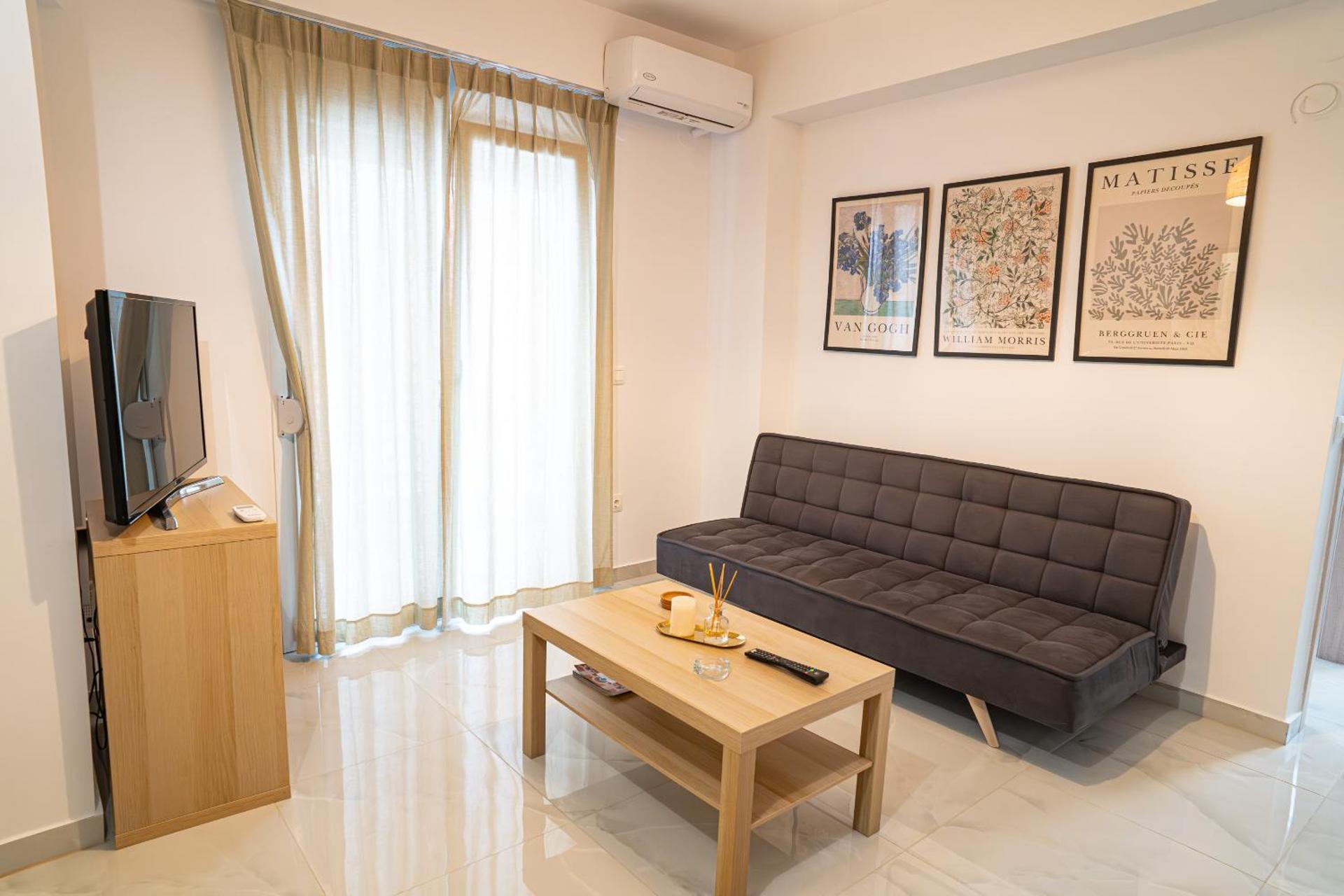 Communal lounge/ TV room