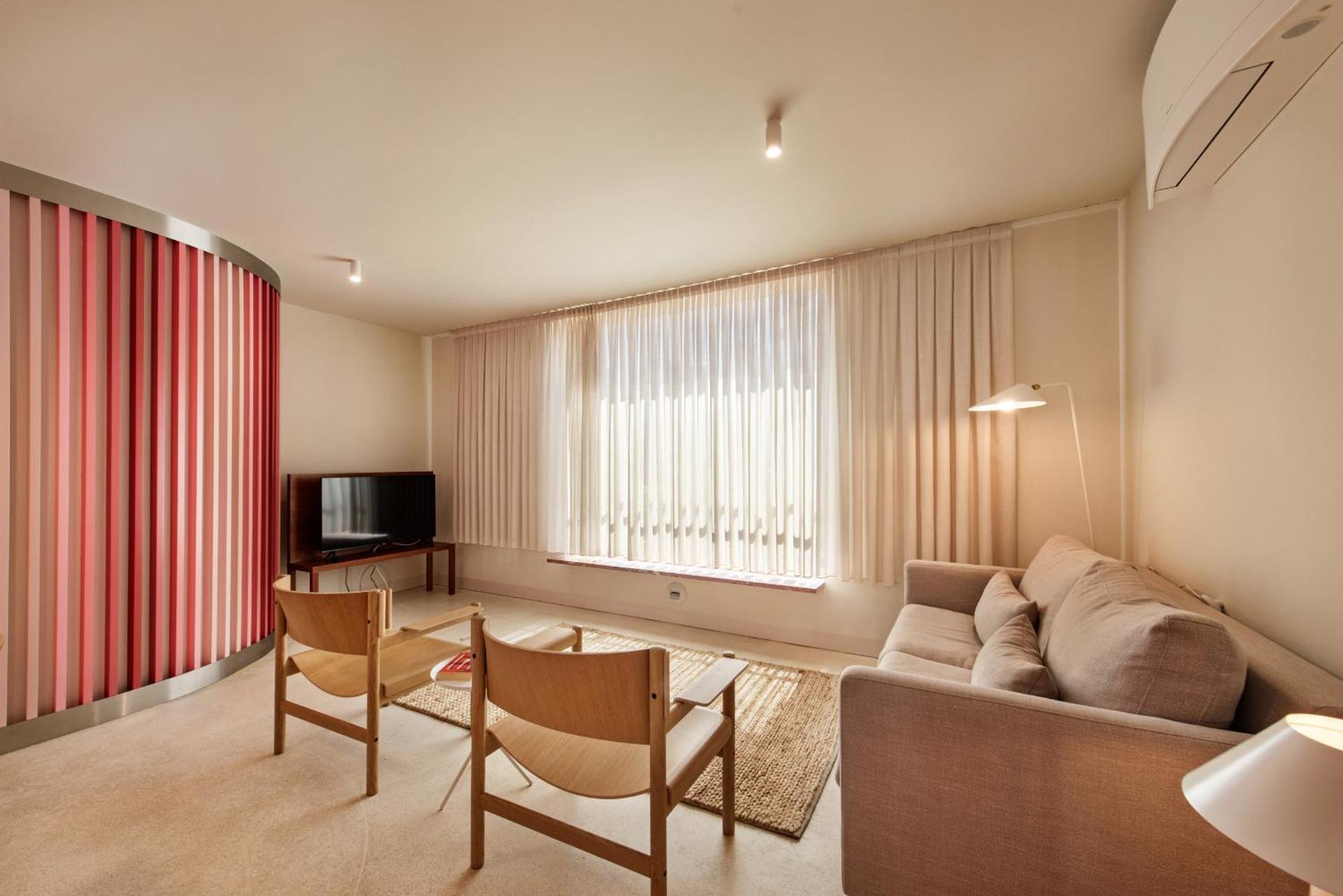 Communal lounge/ TV room