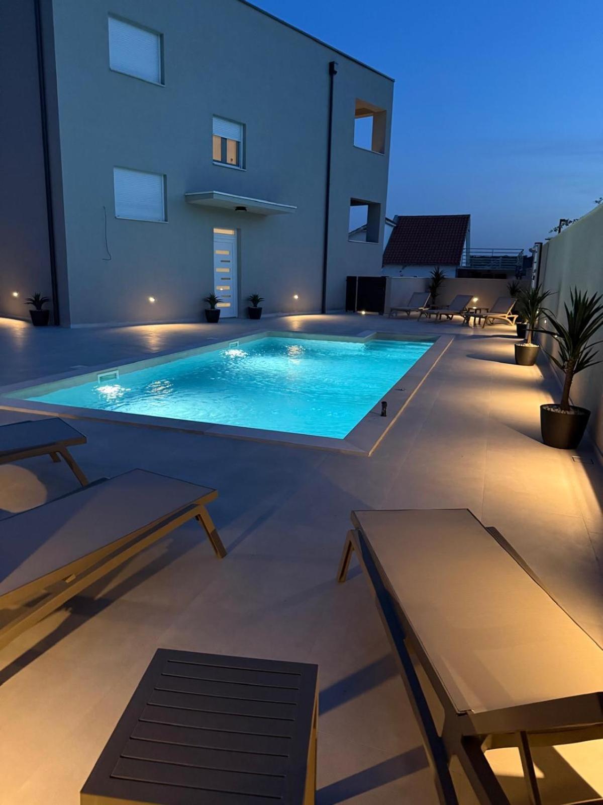 Villa Daisy, Holiday Home near Zadar with Private Heated Pool