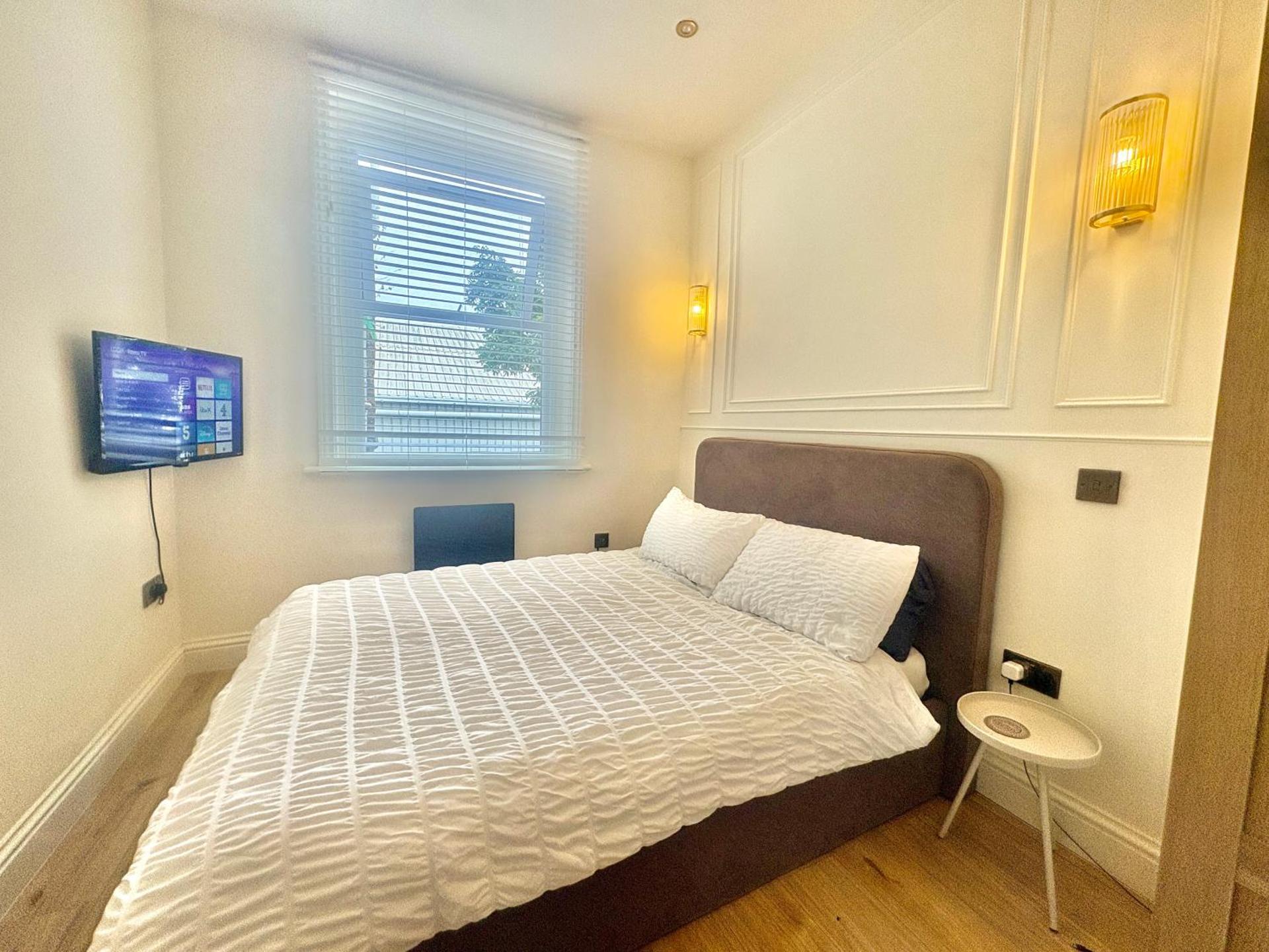 A3 High Town Apartments, steps from Luton train station