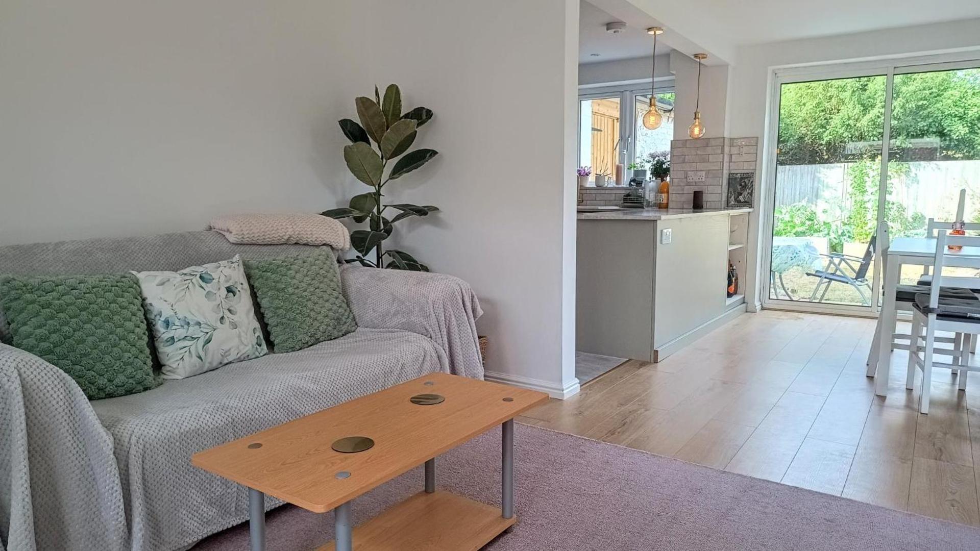 Welcome to No 2 - modern comfortable stay