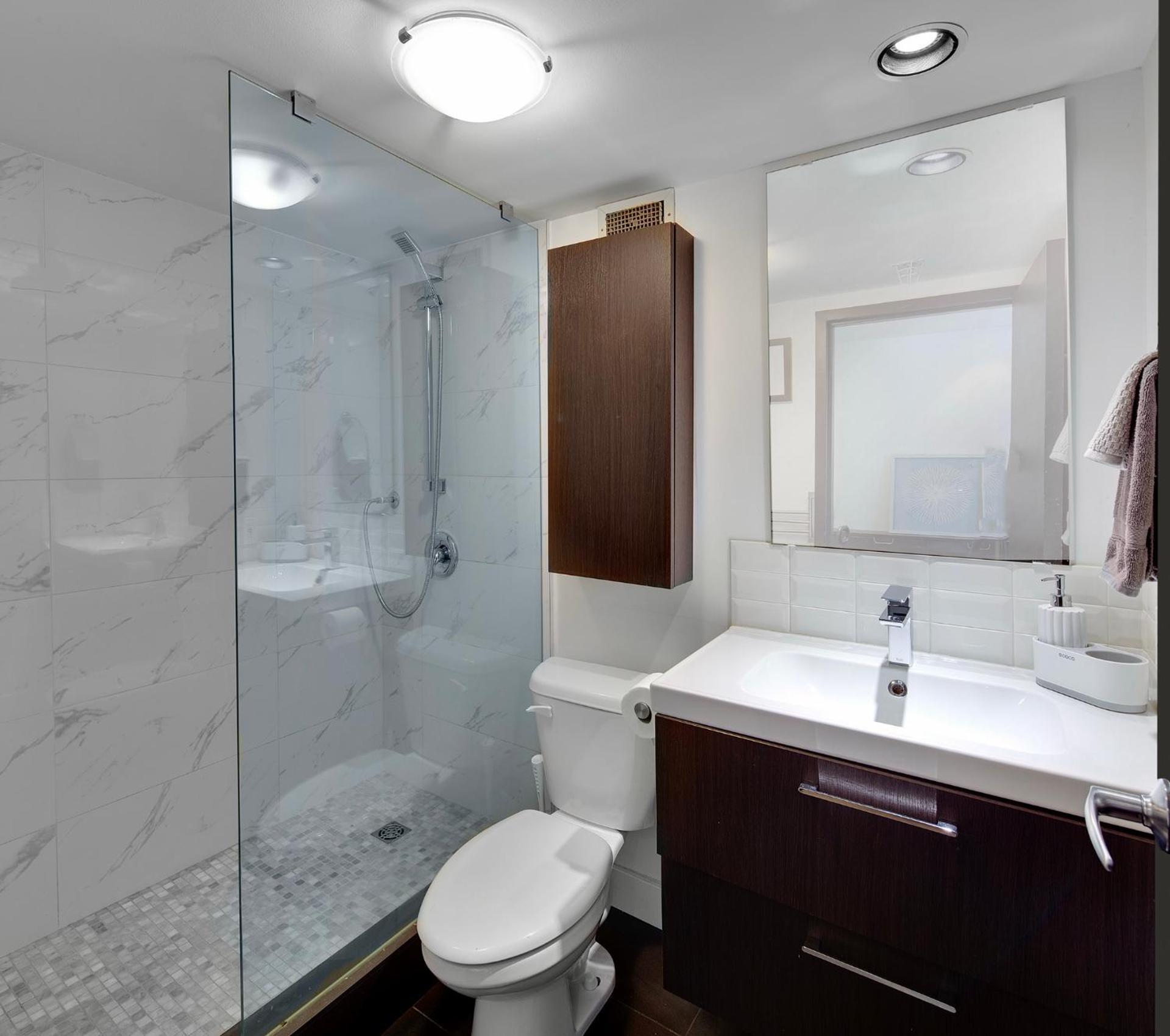 Trendy Downtown Loft Apartment - King Bed!