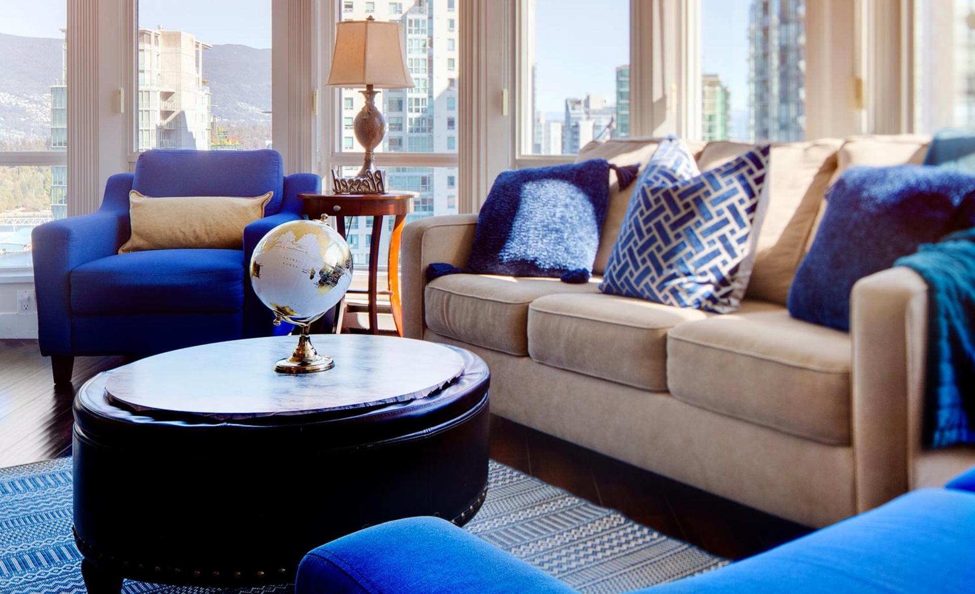 Luxury 3BR Apartment In The Heart Of Downtown - Gorgeous Views!