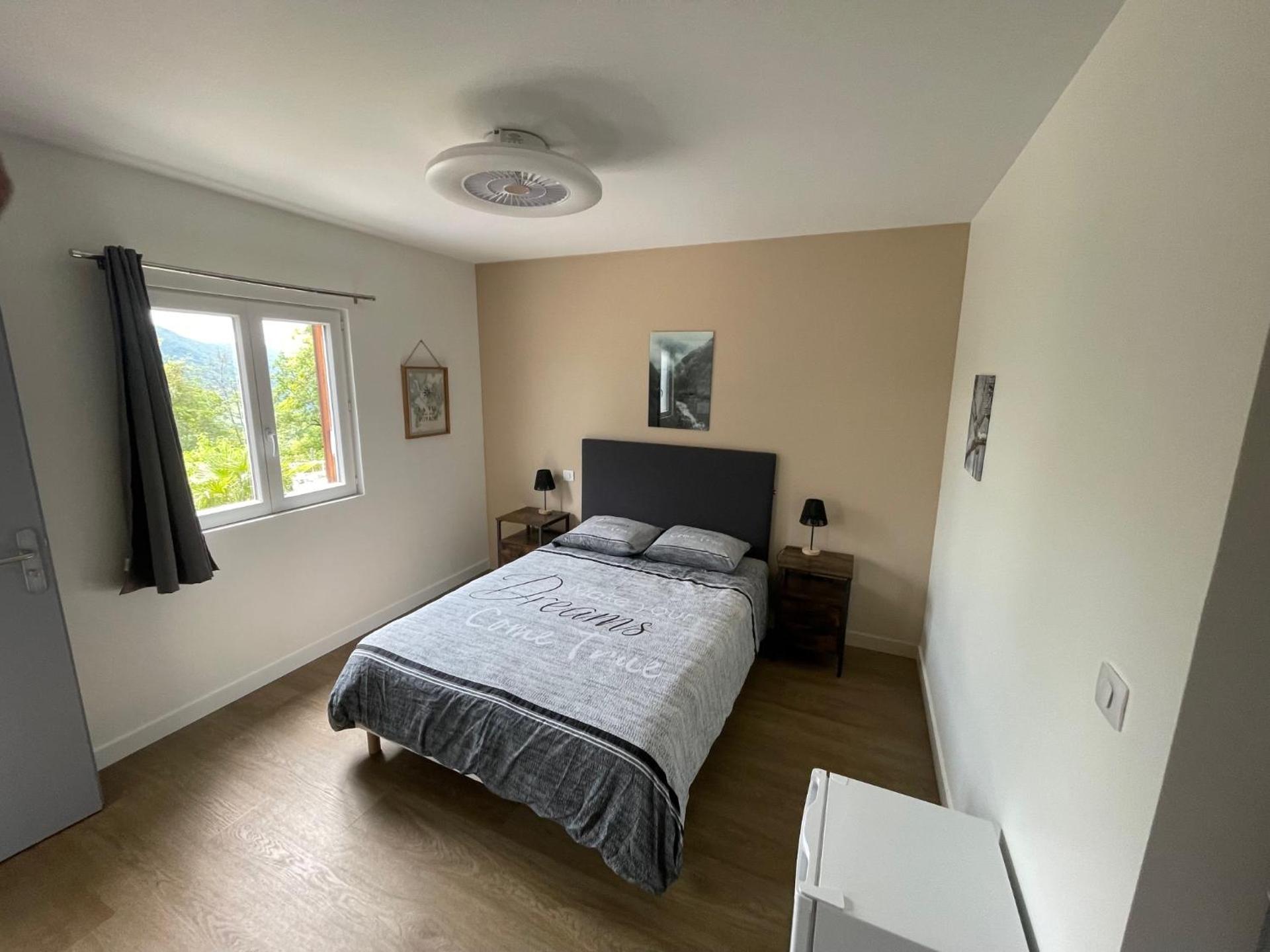 Chambre Le Faucon Chambre cosy calme et jacuzzi