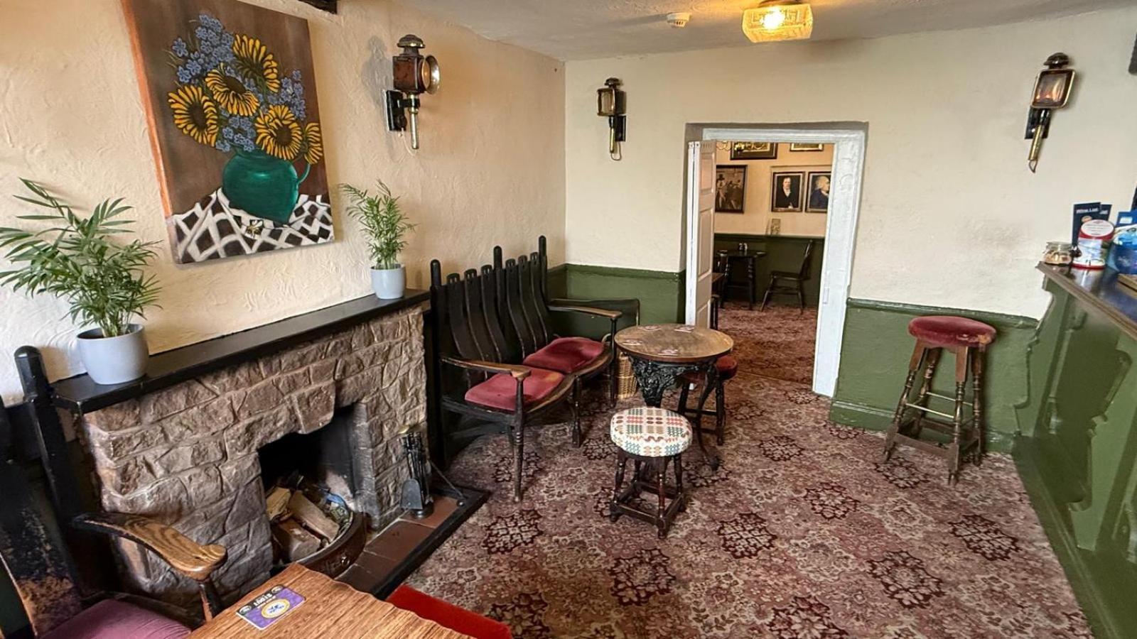 Community Owned Gwesty Owain Glyndwr Hotel