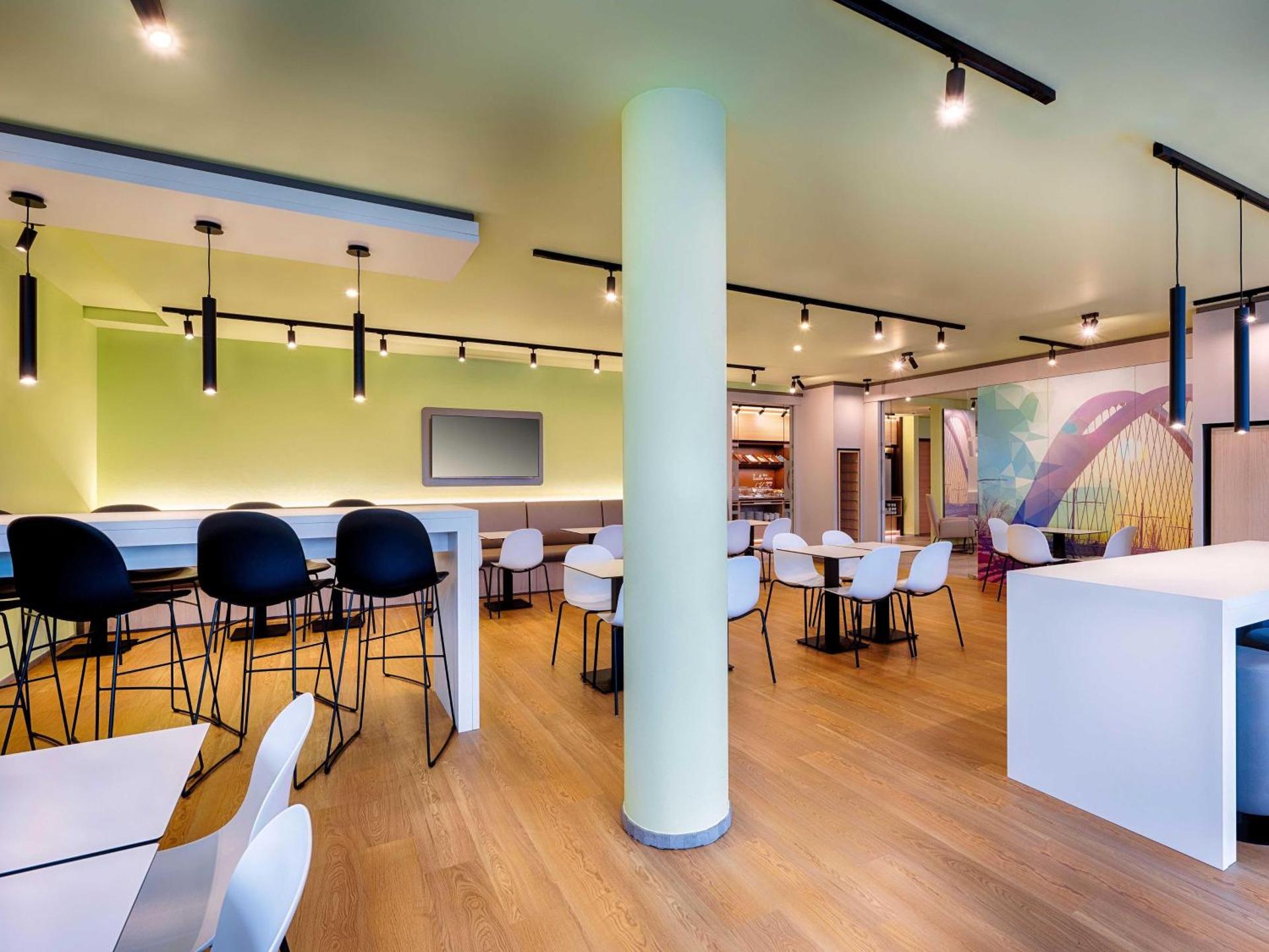 Meeting/conference room