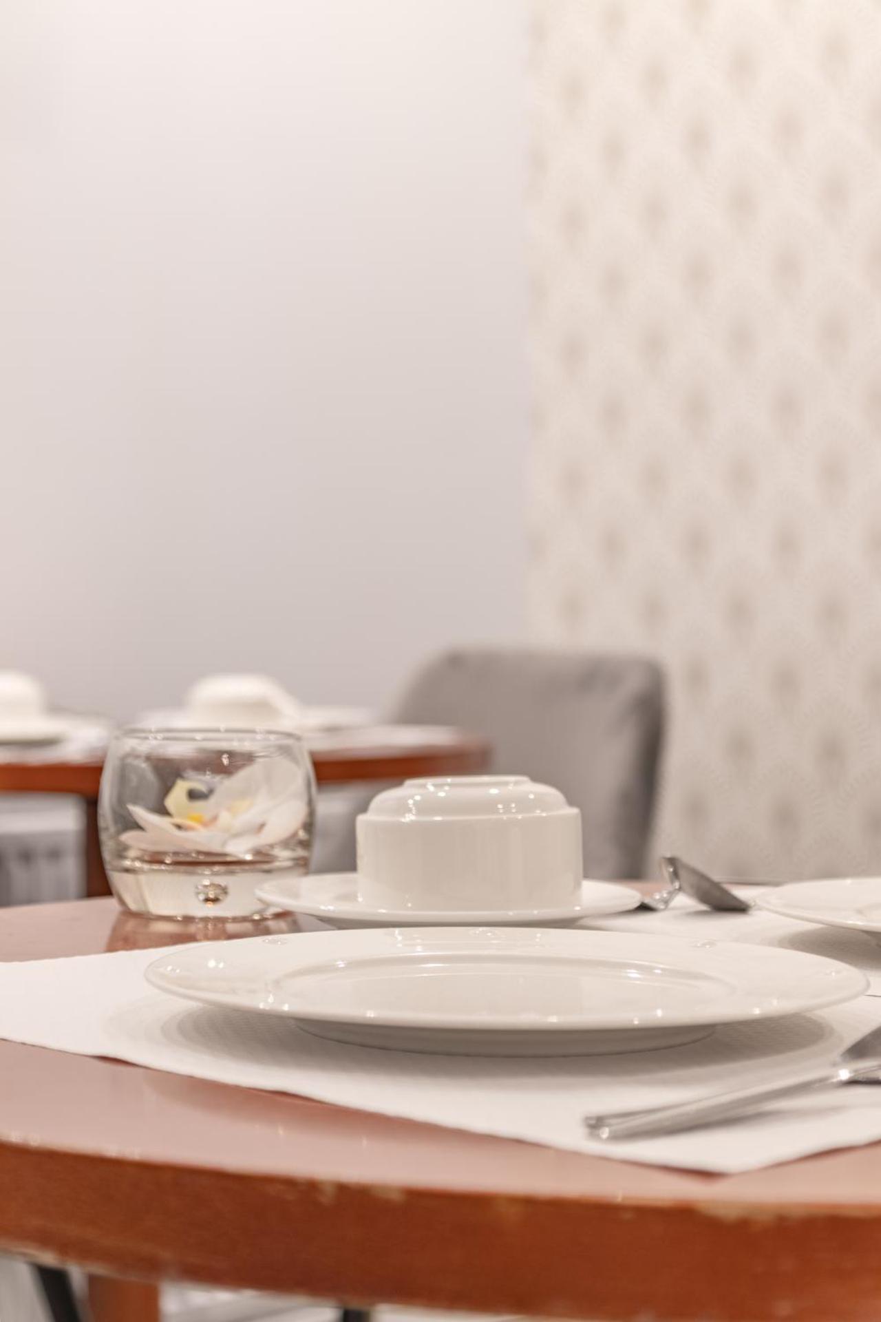 Hotel Riviera OPERA Cadet