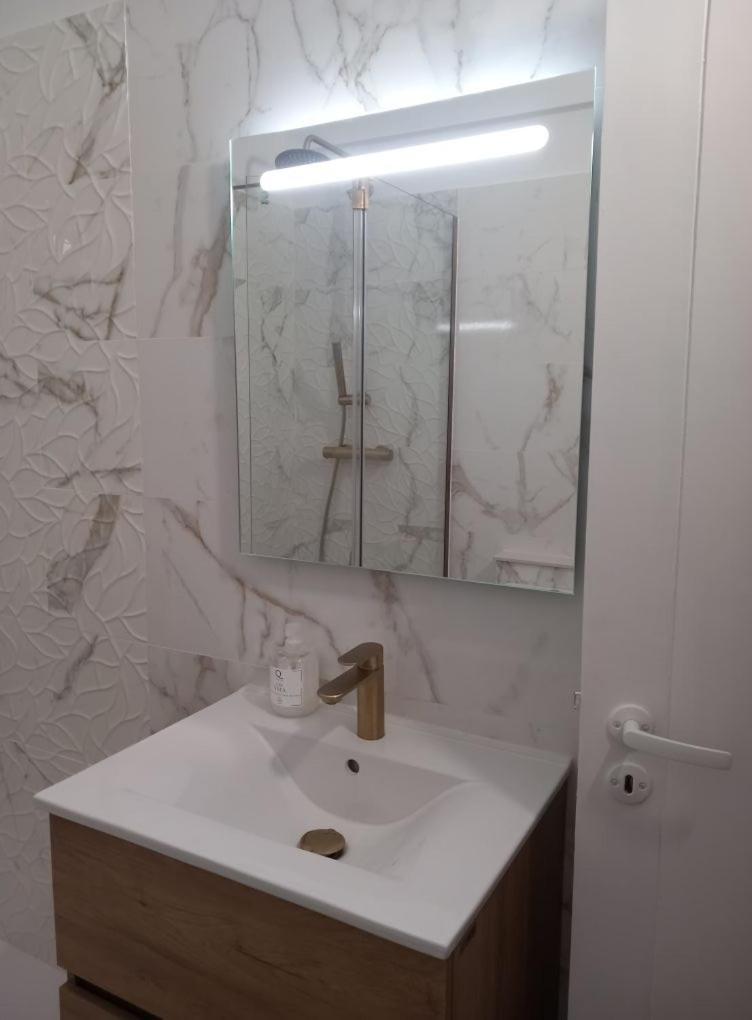 Monte Gordo Beach Sky Flat