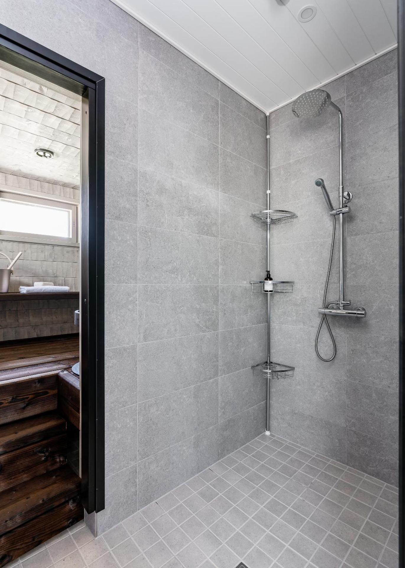 Himos Stonelake - two saunas and a hot tub