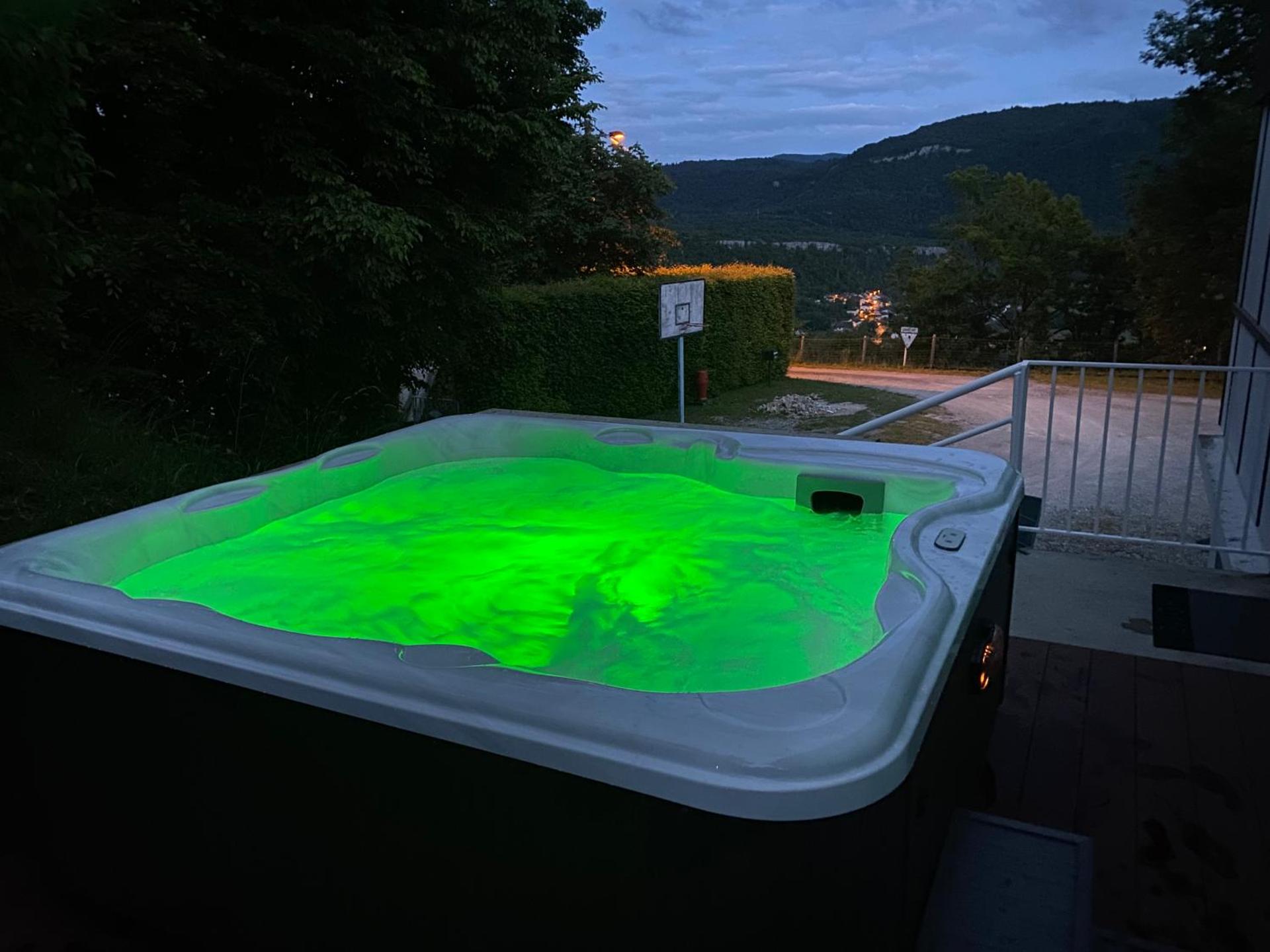 Chambre Le Renard 4 pers Spacieuse confort et accès jacuzzi