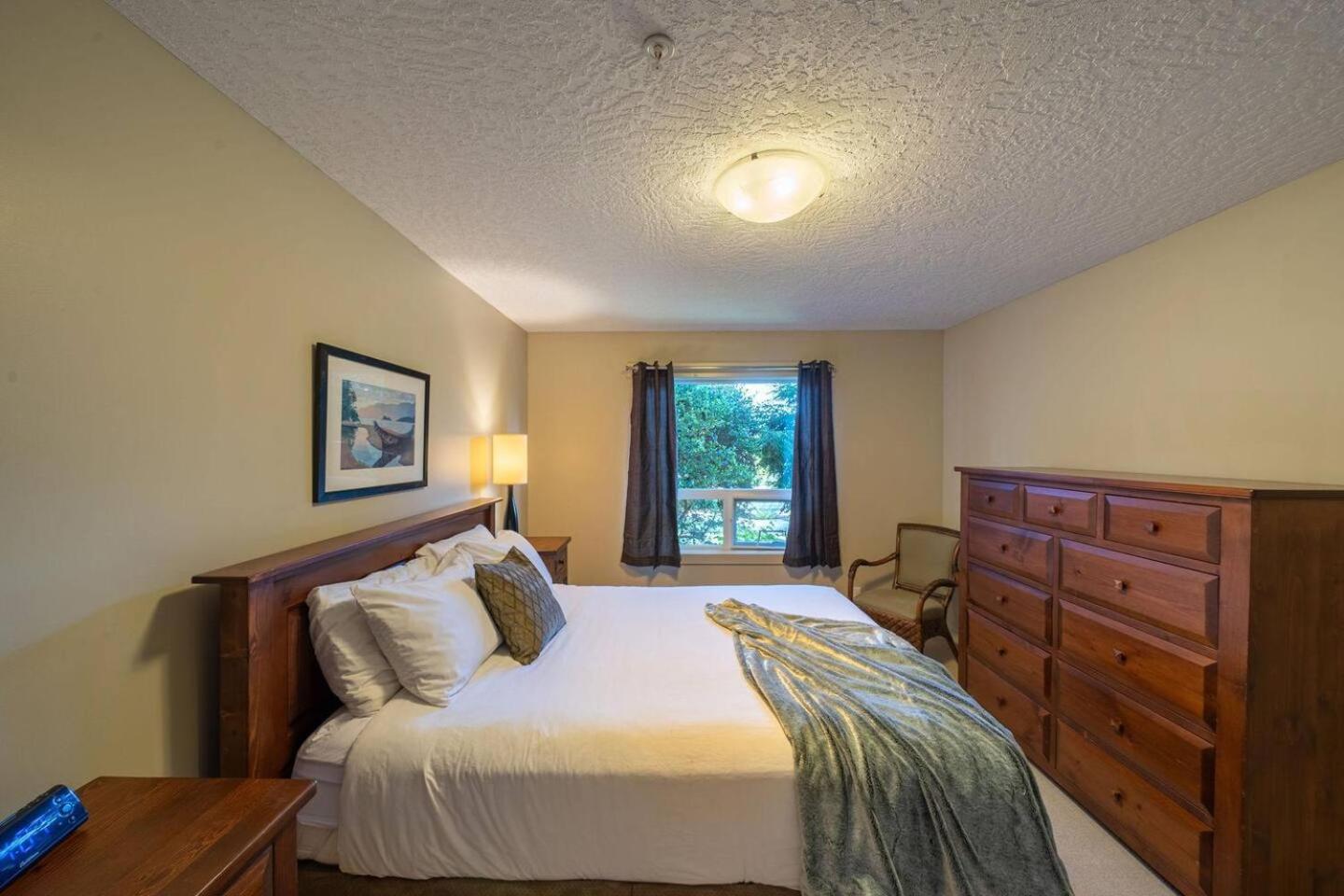 Sooke Harbour Resort & Marina