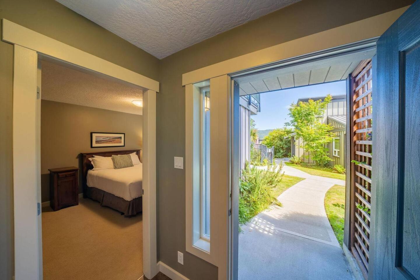 Sooke Harbour Resort & Marina