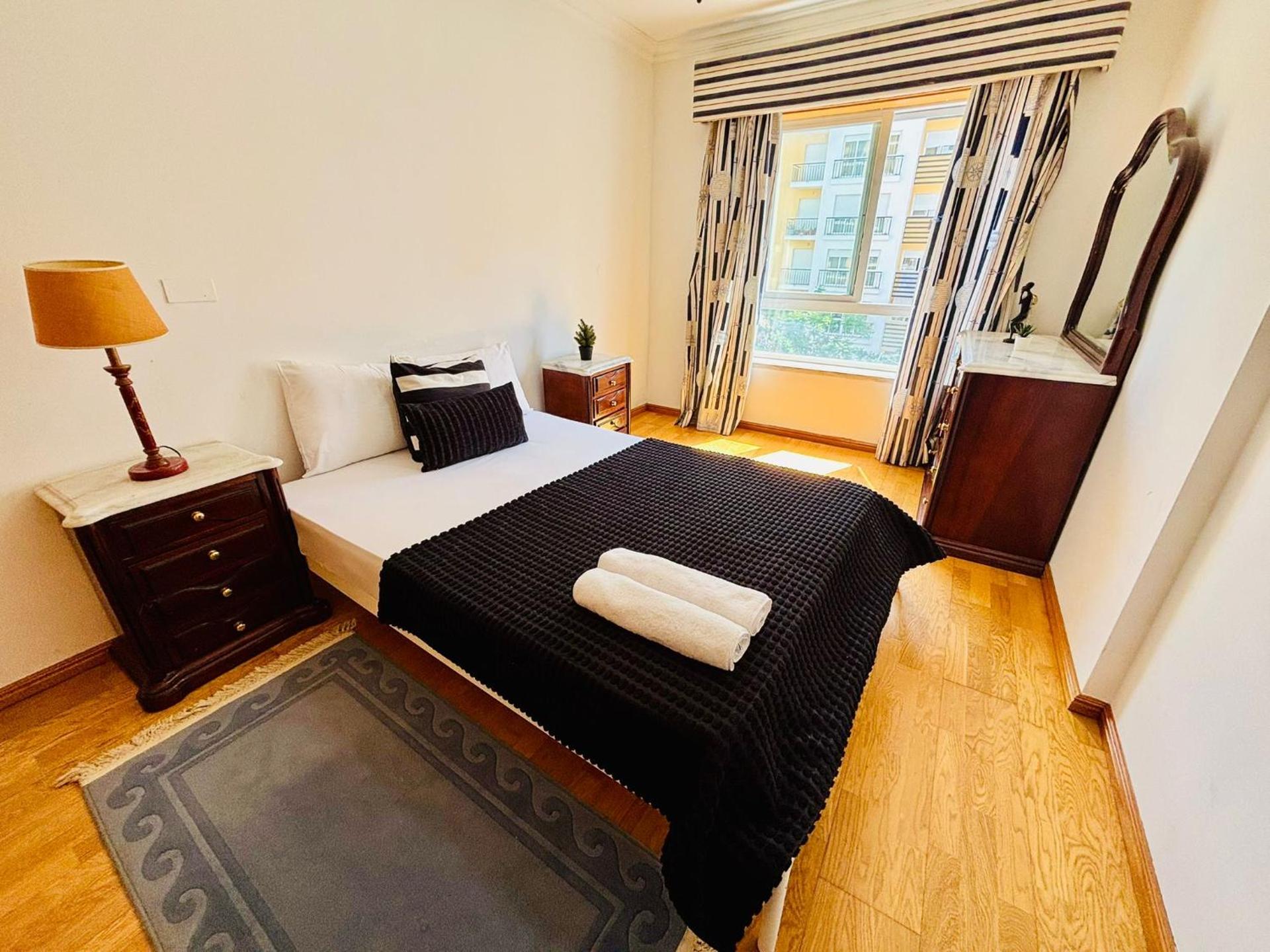 Luxury apartment next Lisbon centre, super well connected