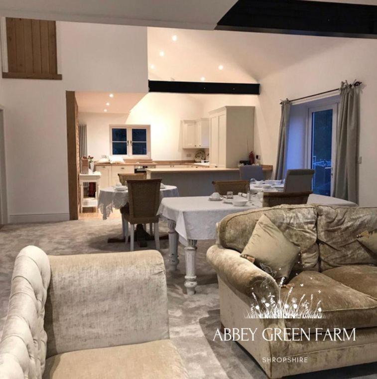 Communal lounge/ TV room