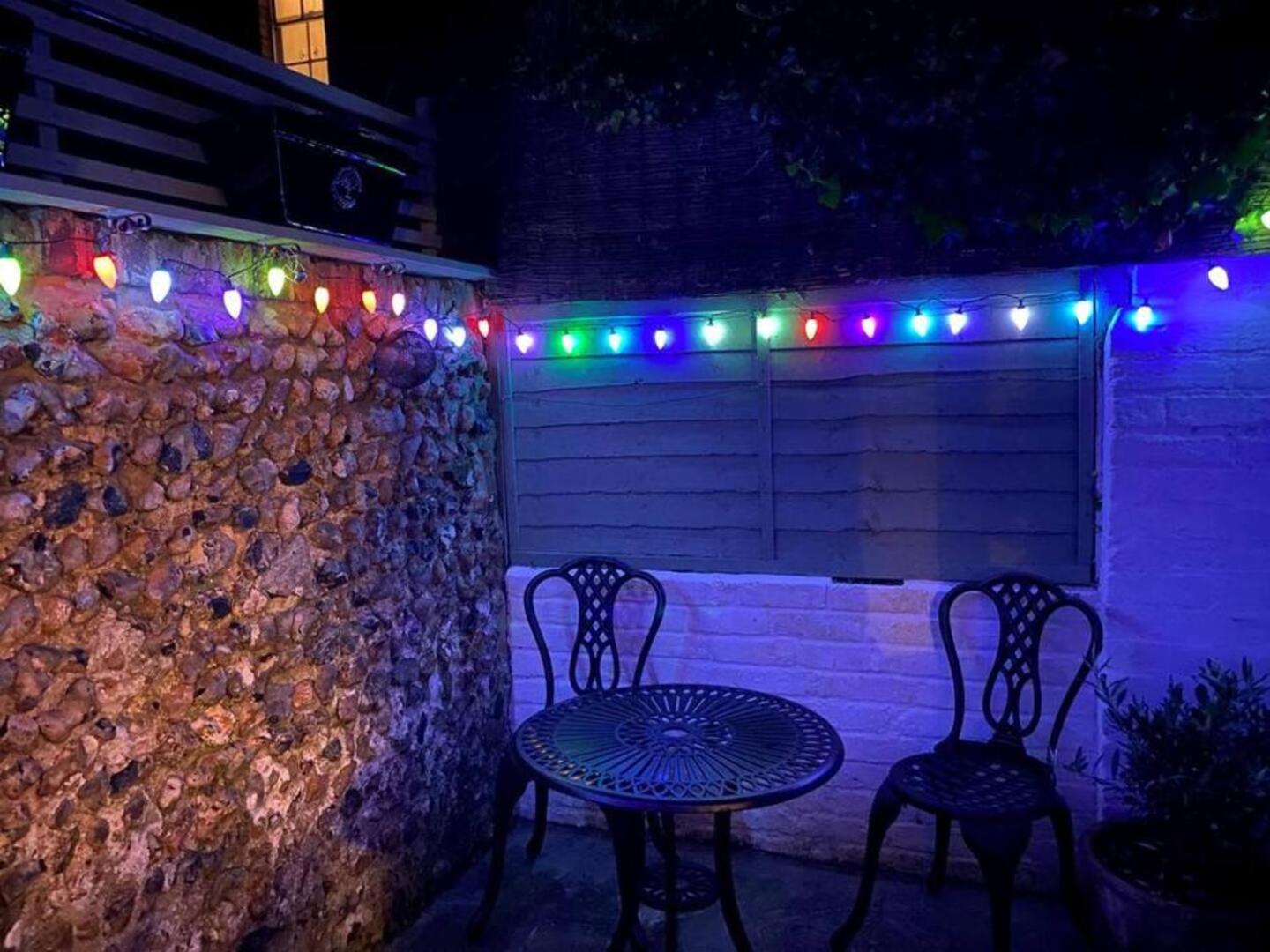 Alma Cottage - Cosy Romantic Retreat - Log Burner