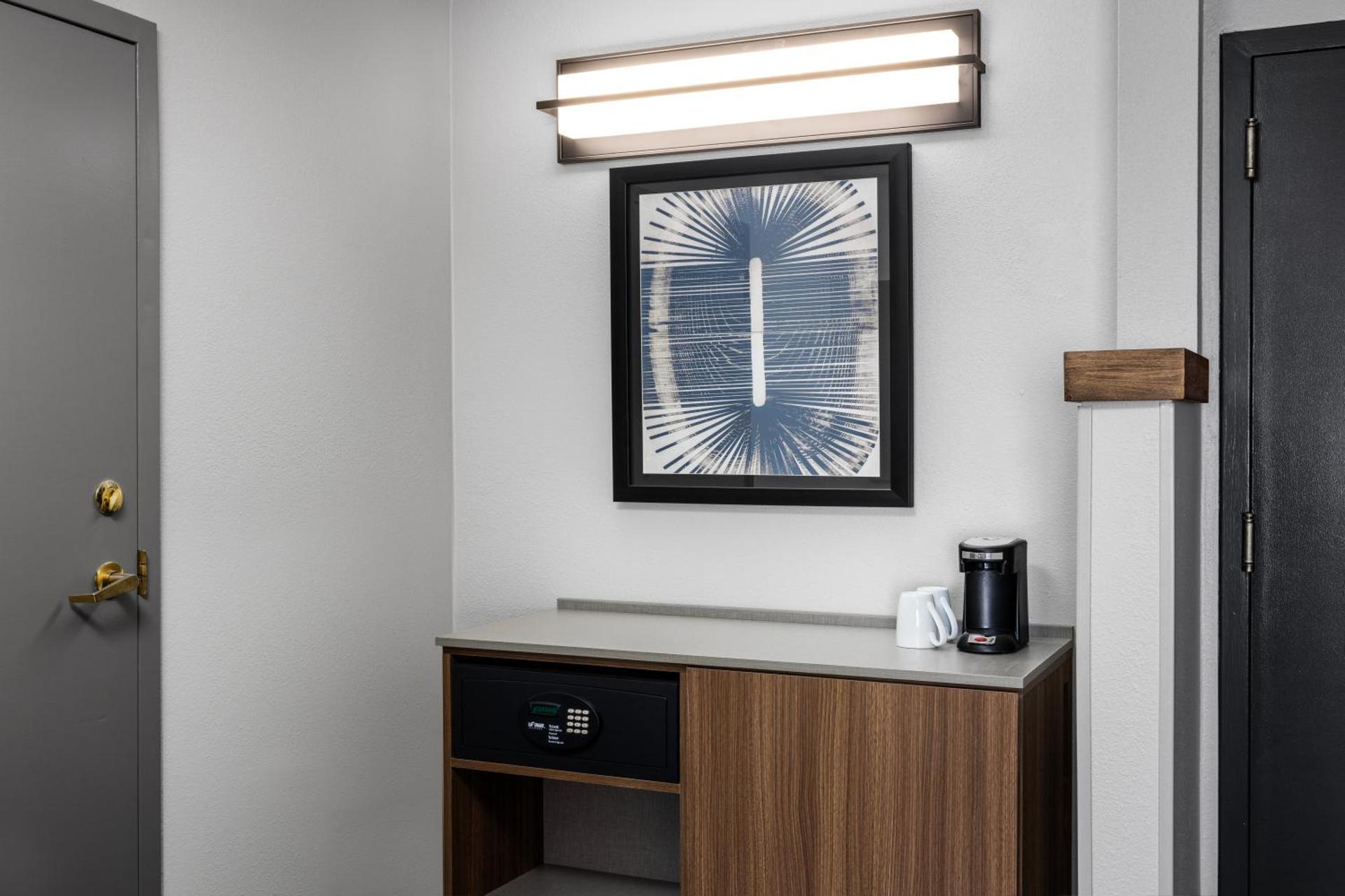 King Room with Sofa Bed and Roll-In Shower - Disability Access