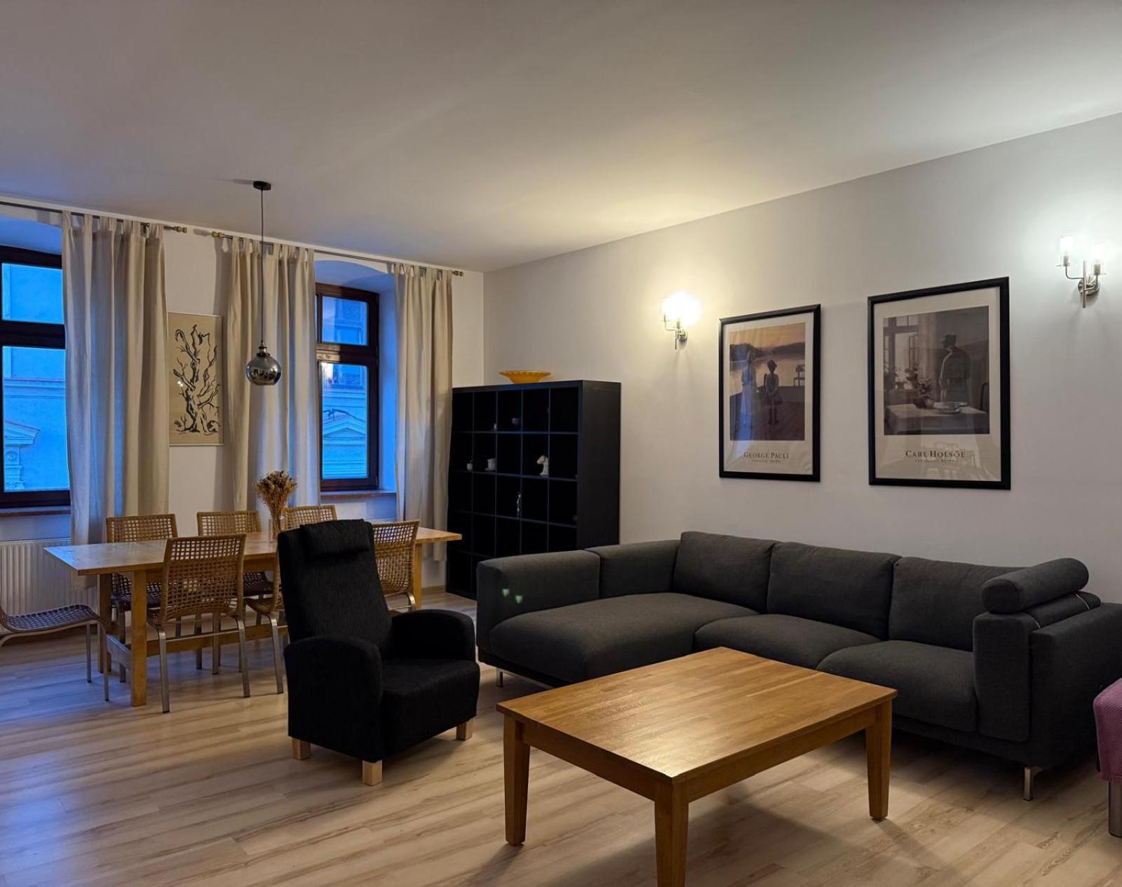 Communal lounge/ TV room