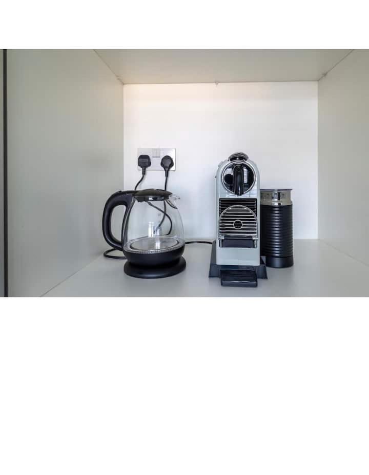 Delux Double Bedroom En Suite with Tea & Coffee Facilities