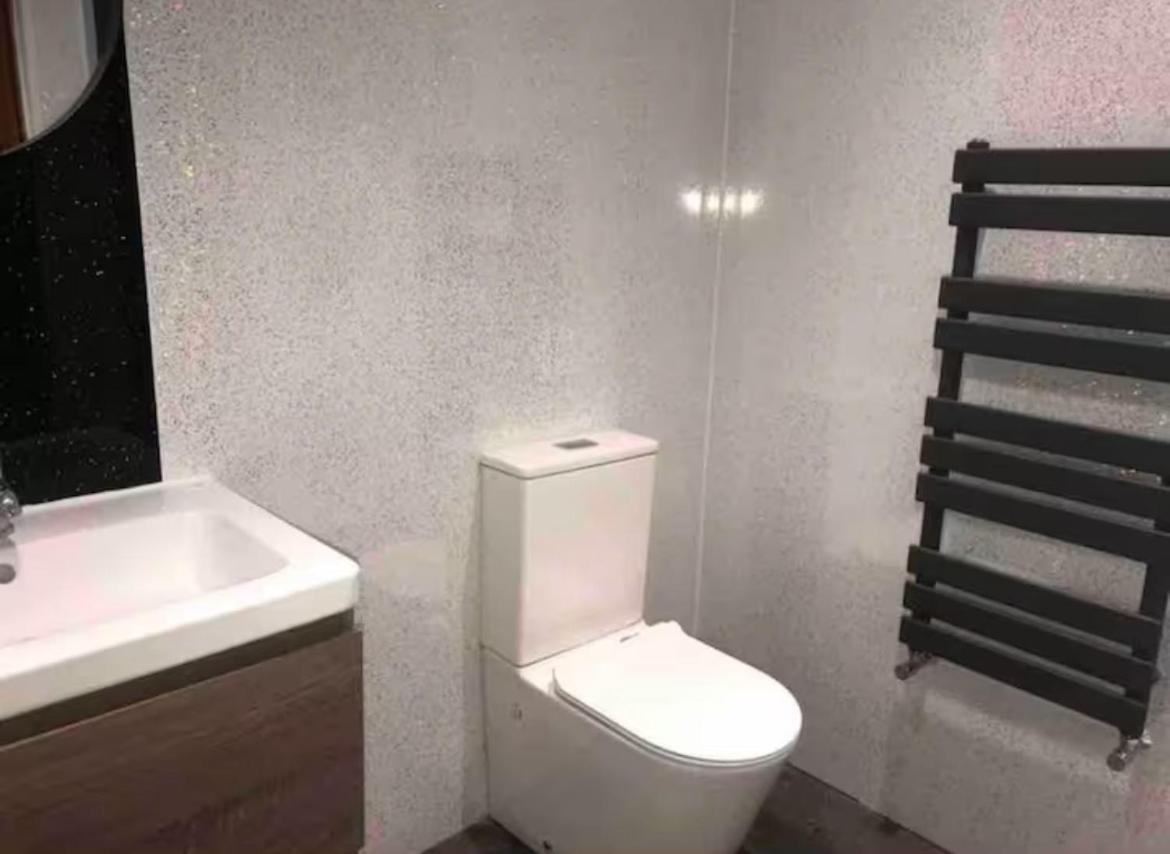 106 Brynmill - Room 6 - Sea views