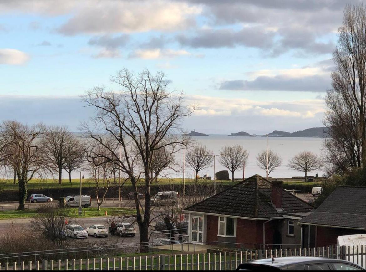 106 Brynmill - Room 6 - Sea views