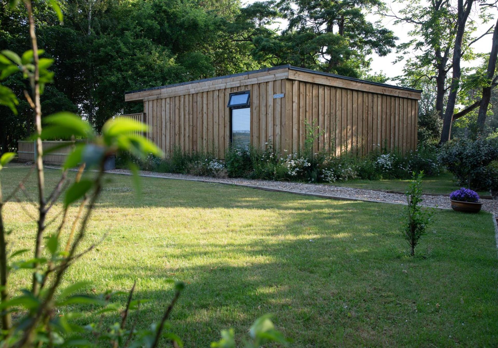 Luxury Chestnut Lodge with Hot Tub and Games Room