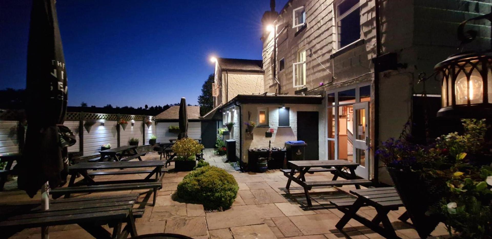 The Strawbury Duck Inn