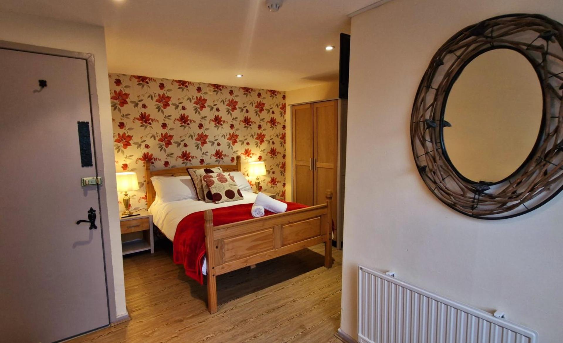 The Strawbury Duck Inn