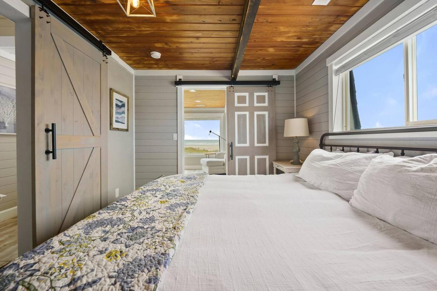 Tide Pool Town Home, Entire House, Amazing Views!