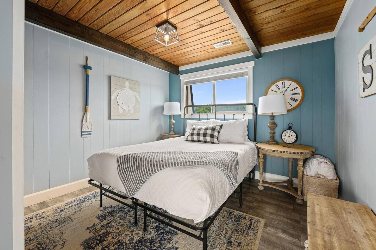 Tide Pool Town Home, Entire House, Amazing Views!