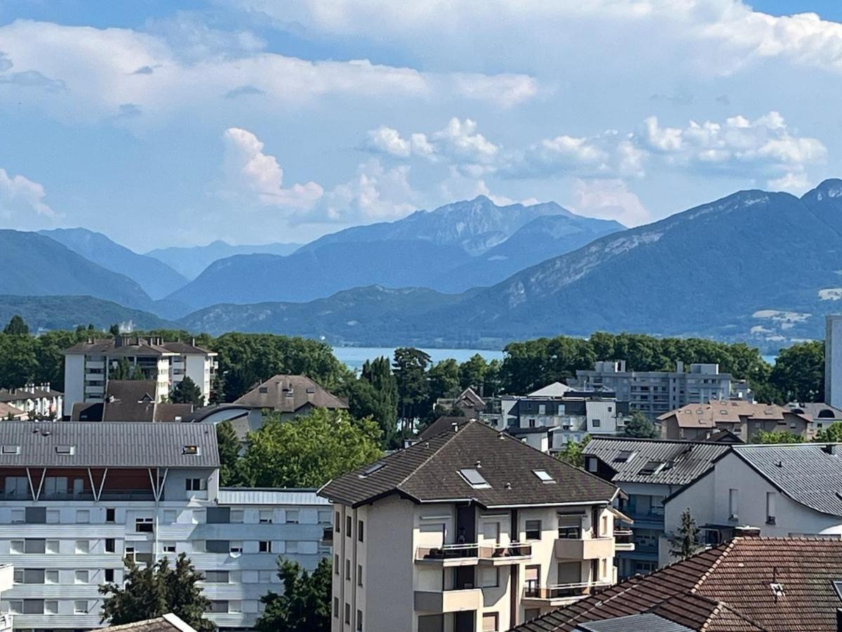 Pépite Suites - "RIVIERA" - 2 pièces de charme avec vue lac, clim et parking privé