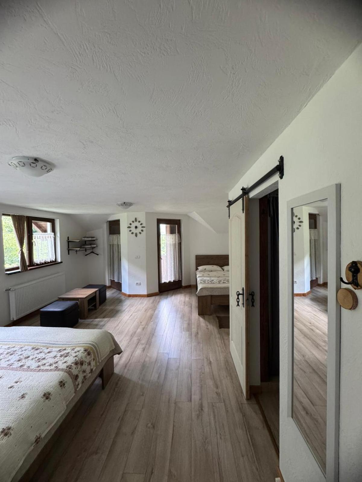 Cabana La Poarta Codrului