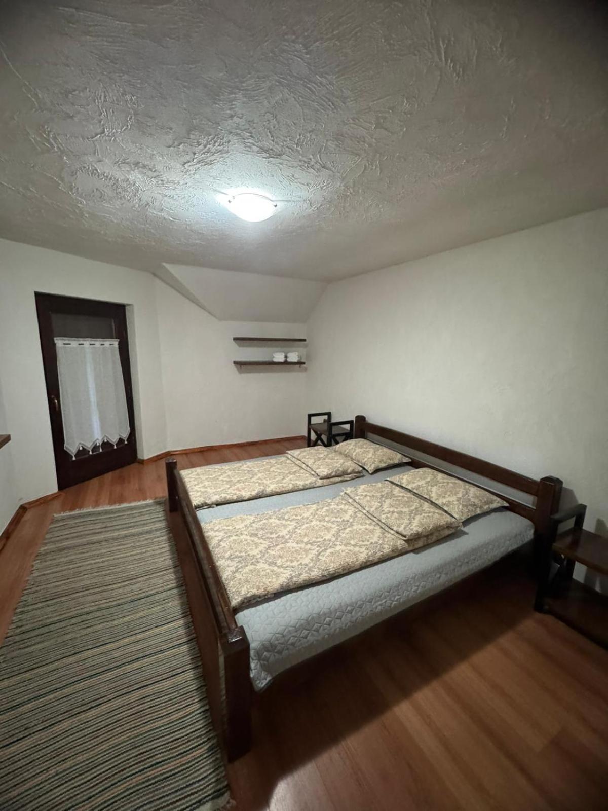 Cabana La Poarta Codrului