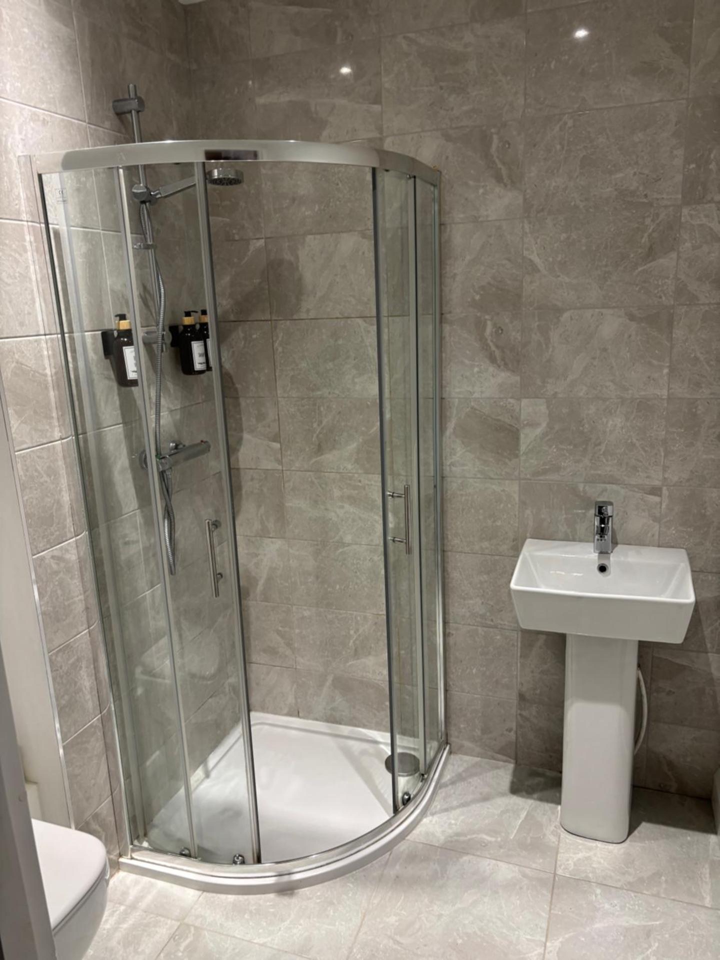 QUEENs STAYS BELFAST 1 bedroom apartment