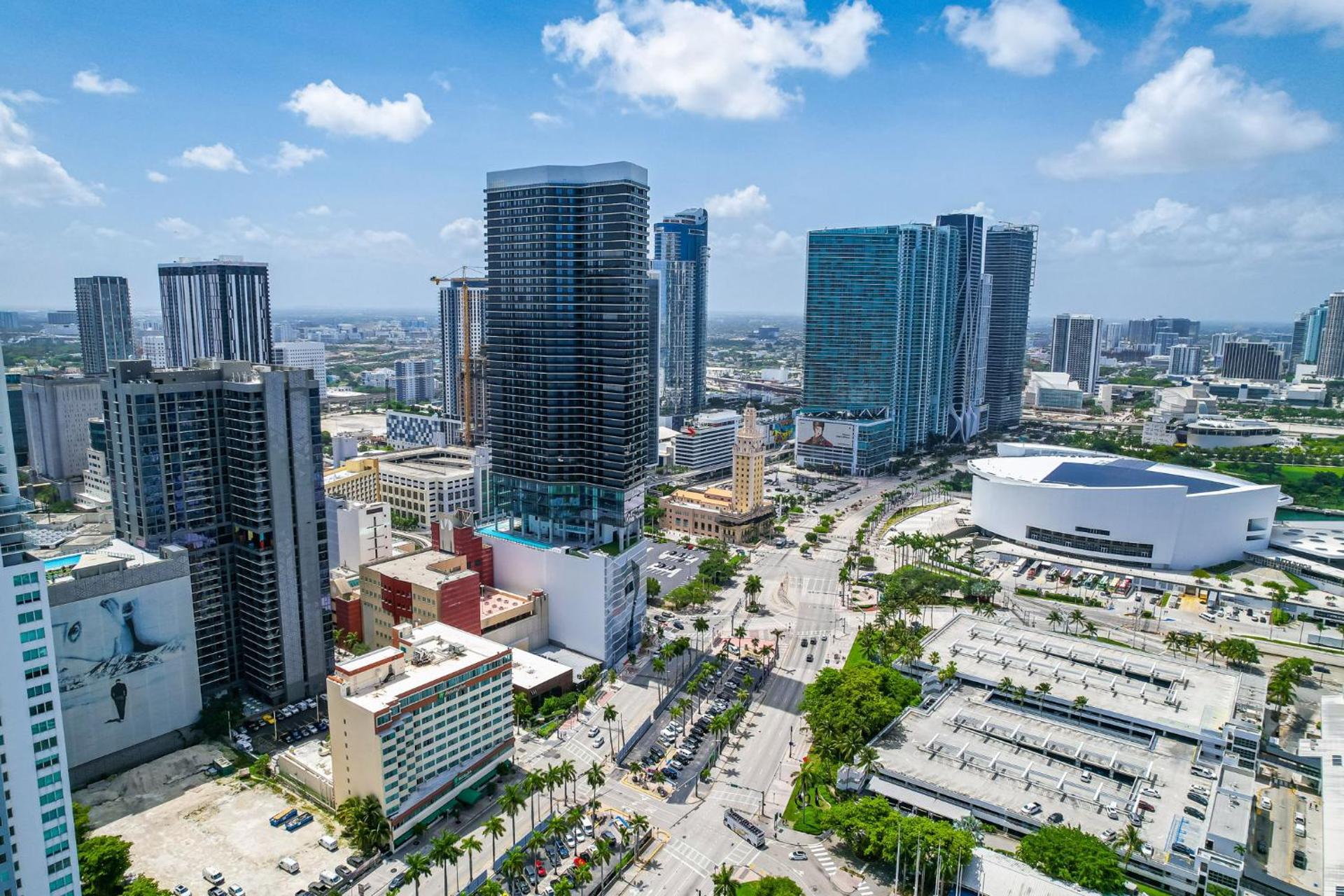 2 Bed Best Views in Downtown and Brickell