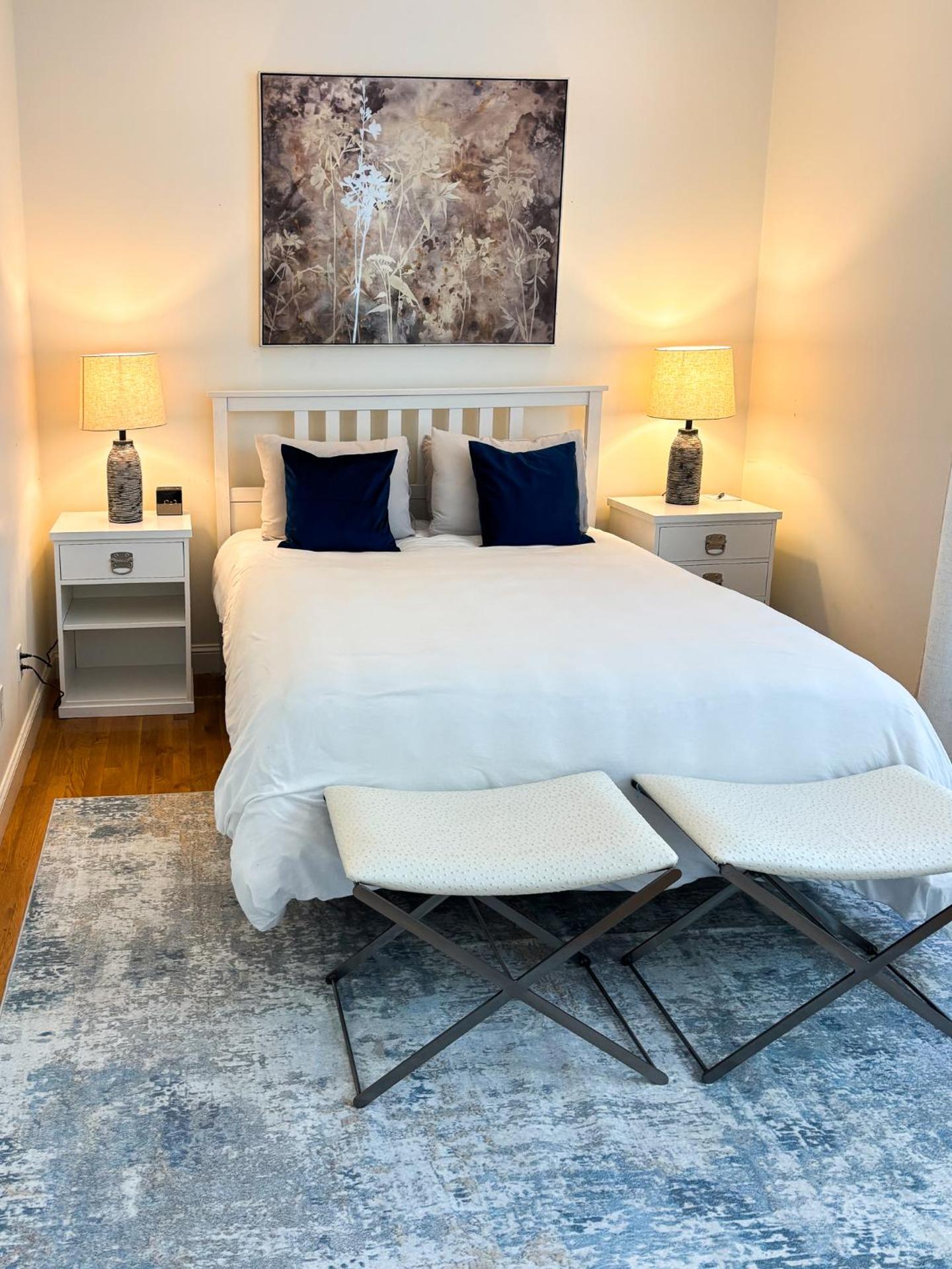 Modern townhome,Boston vacation,2 bath,pkg,deck