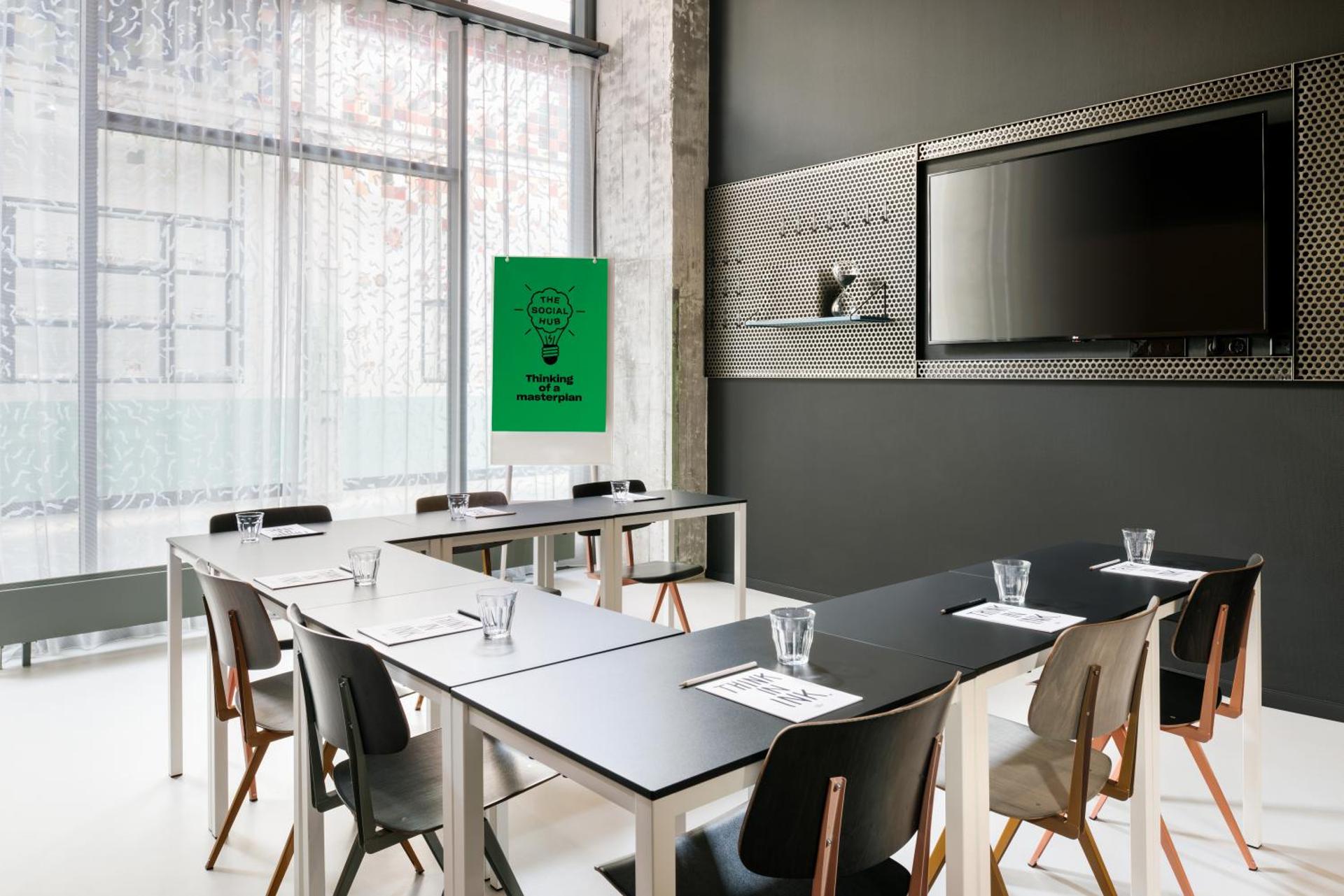 Meeting/conference room