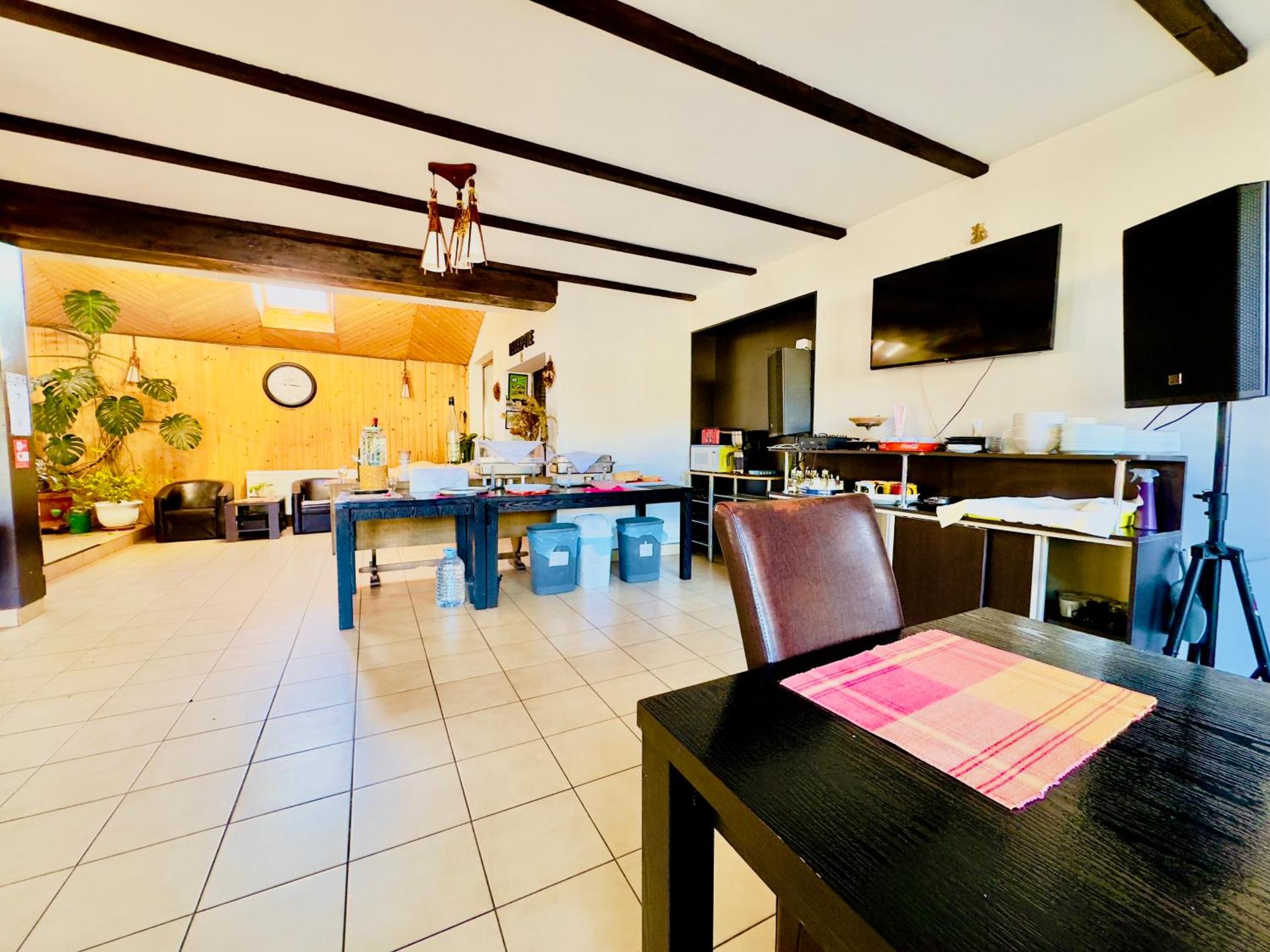 Communal lounge/ TV room