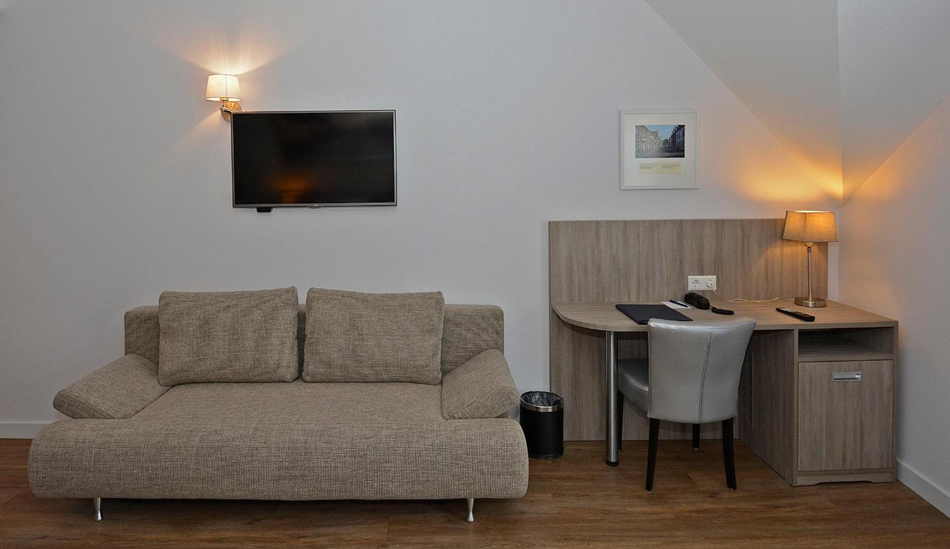 Double Room with Sofa Bed and Bath Tub - Non-Smoking