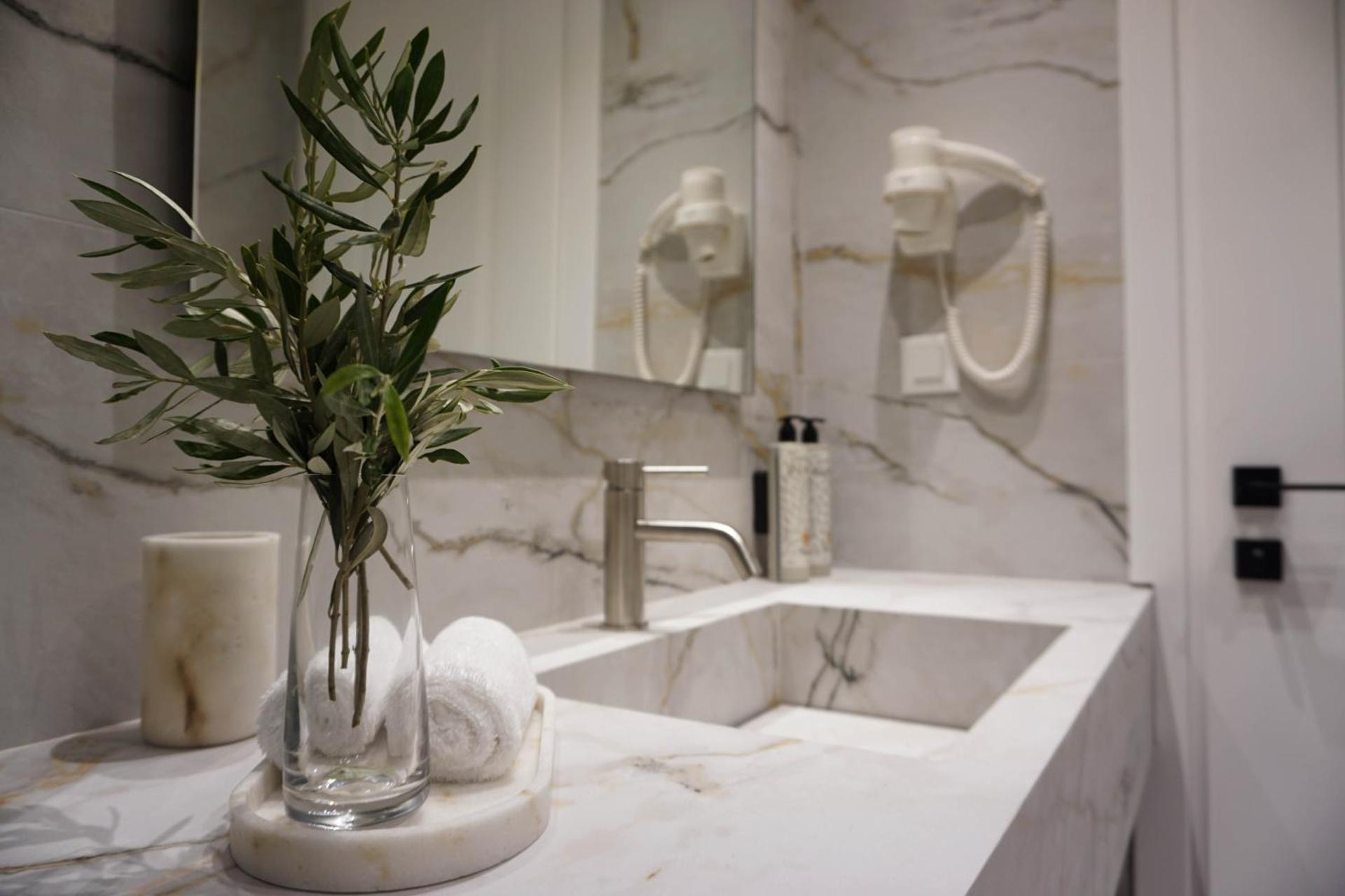 Luxury White Tower Suites