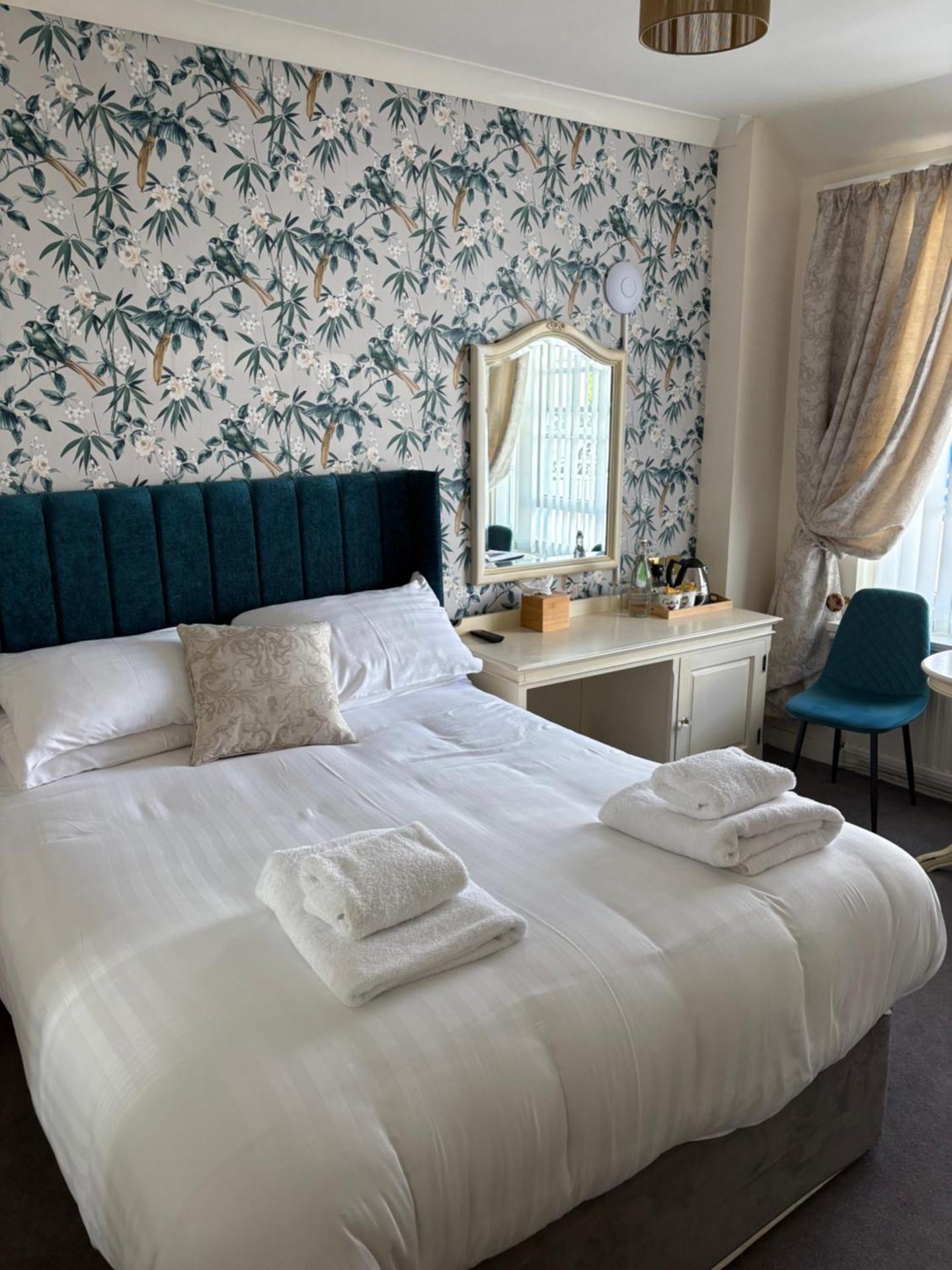 Feathers Hotel Bar and Restaurant