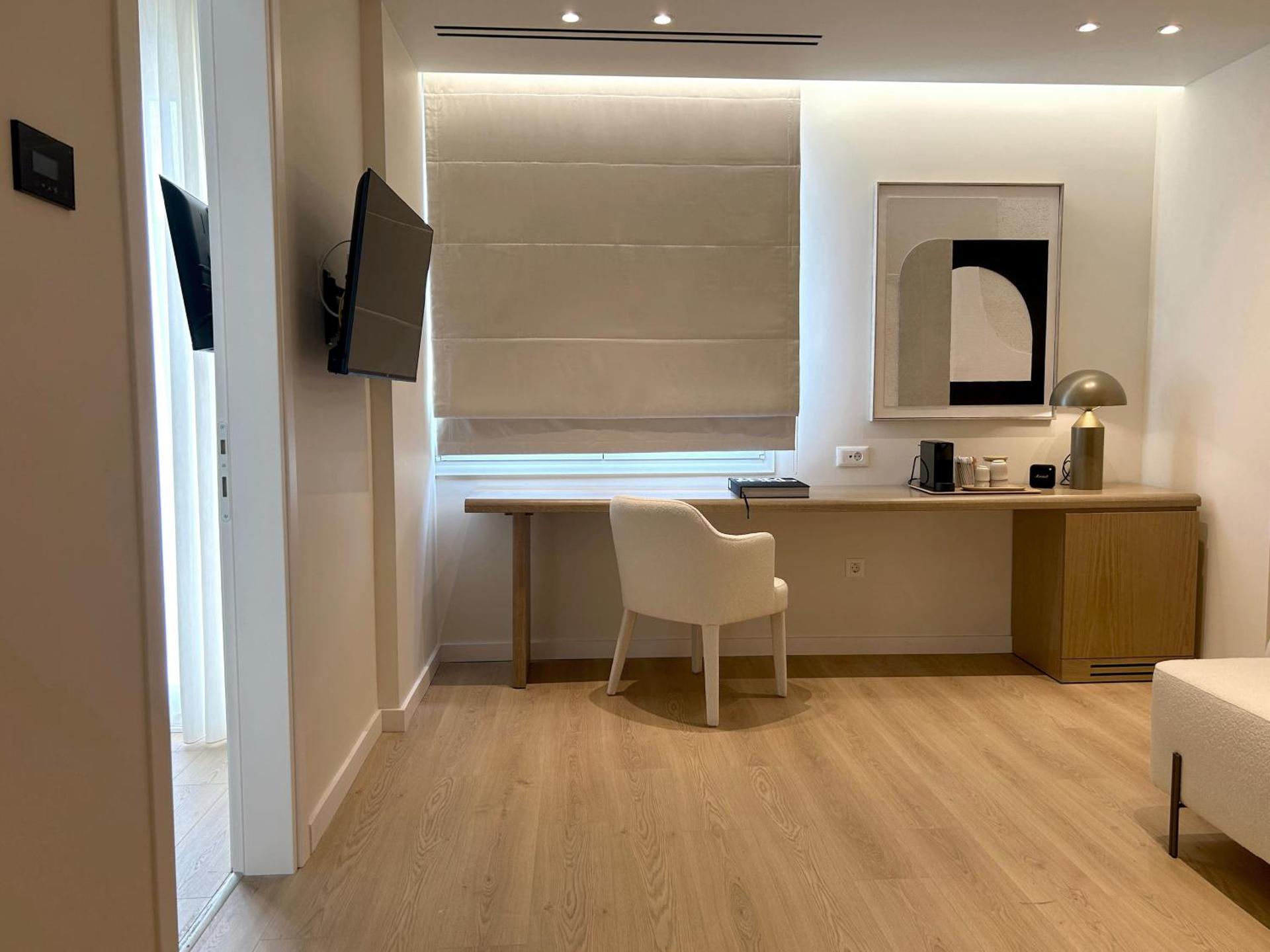 Luxury White Tower Suites