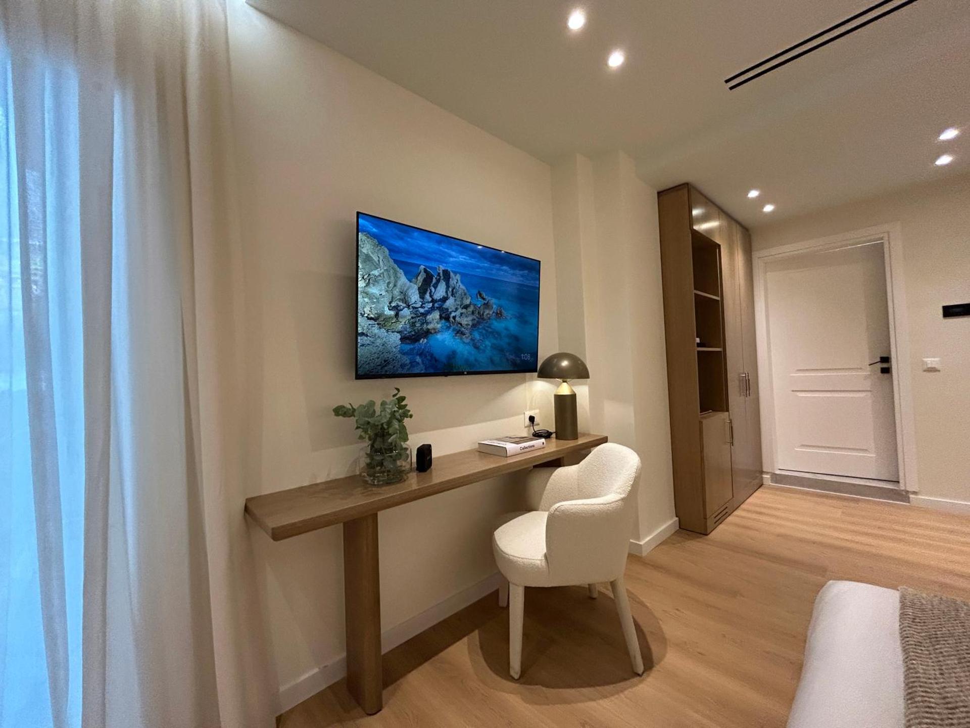 Luxury White Tower Suites