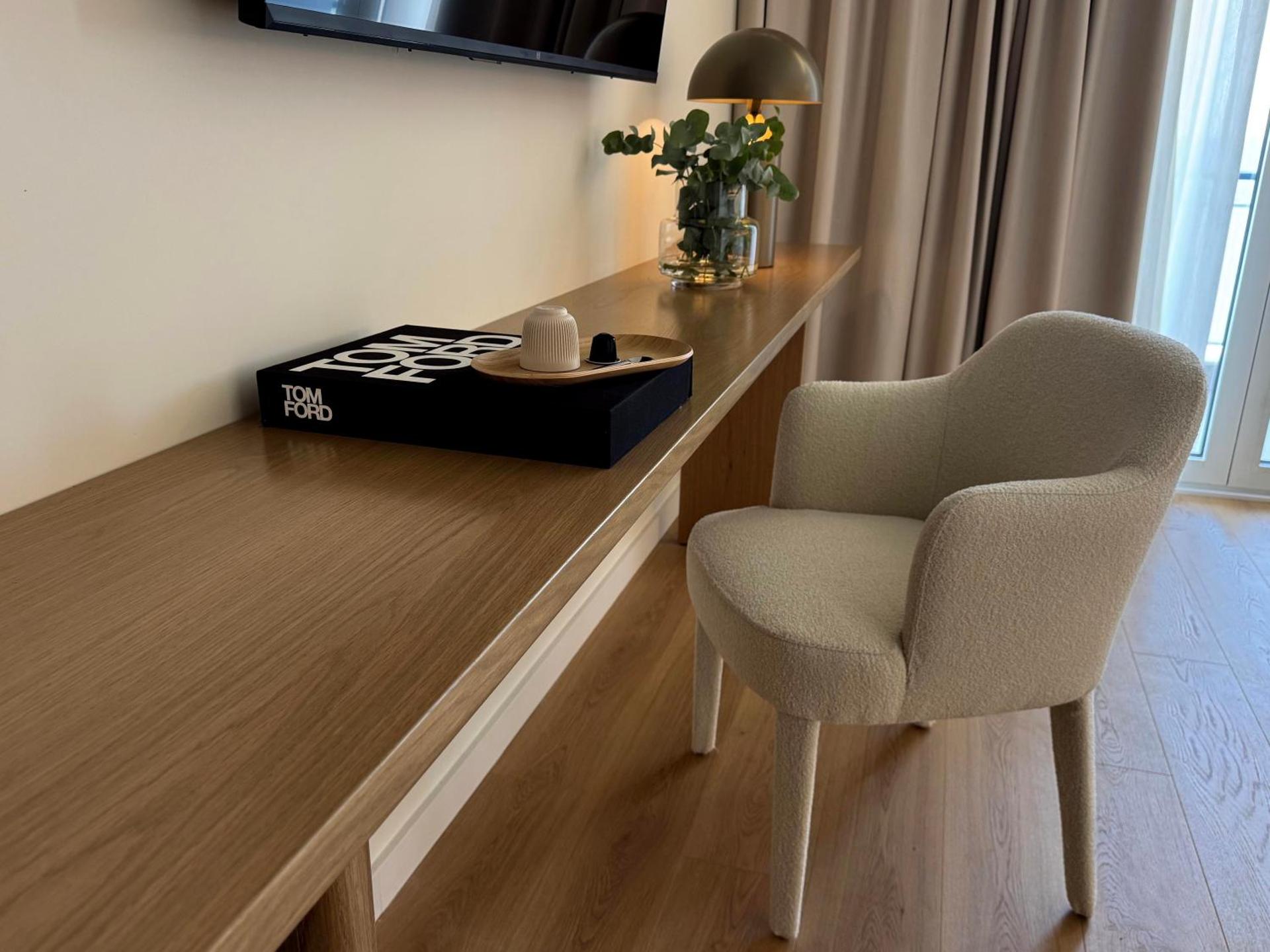 Luxury White Tower Suites