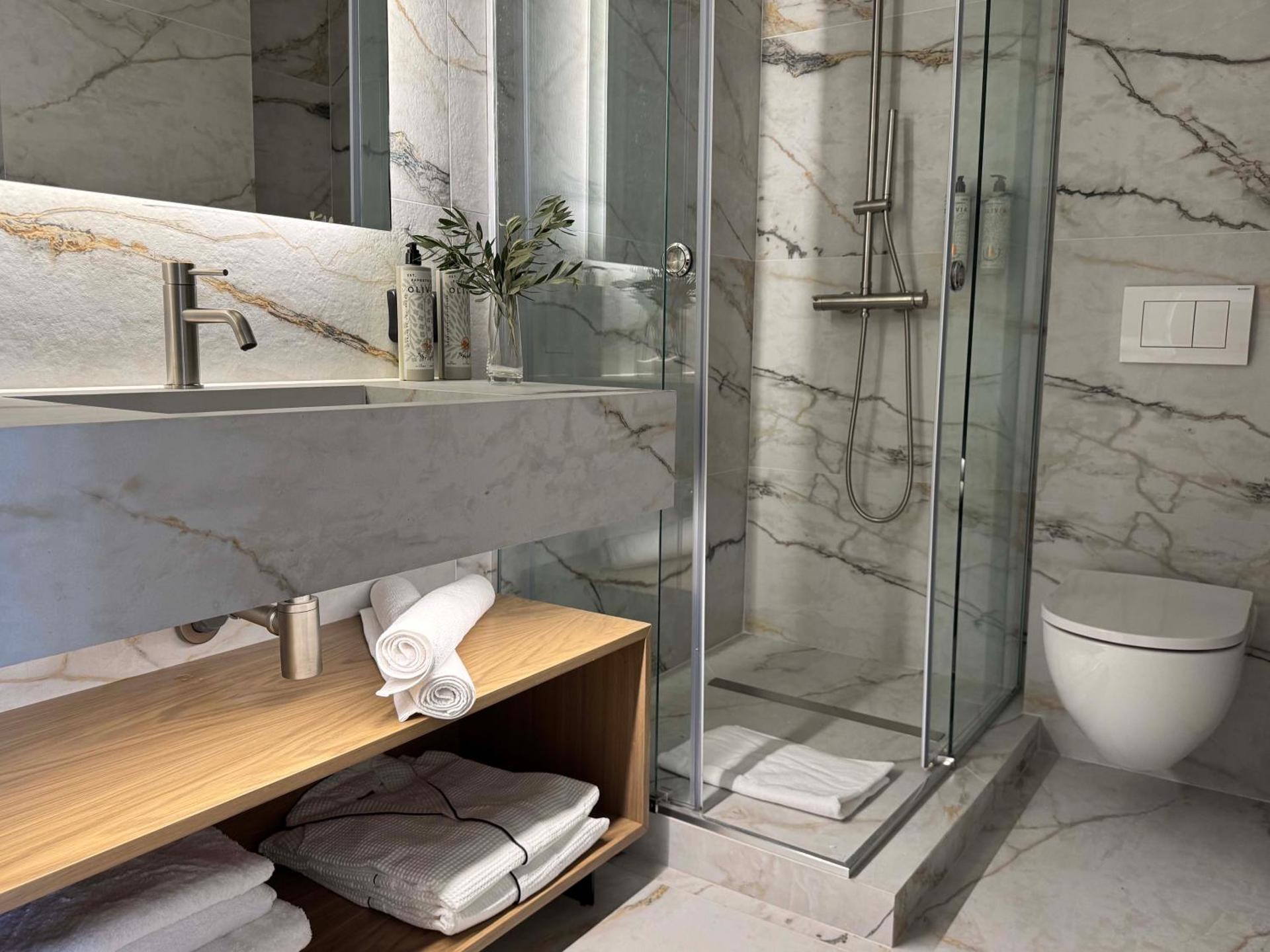 Luxury White Tower Suites