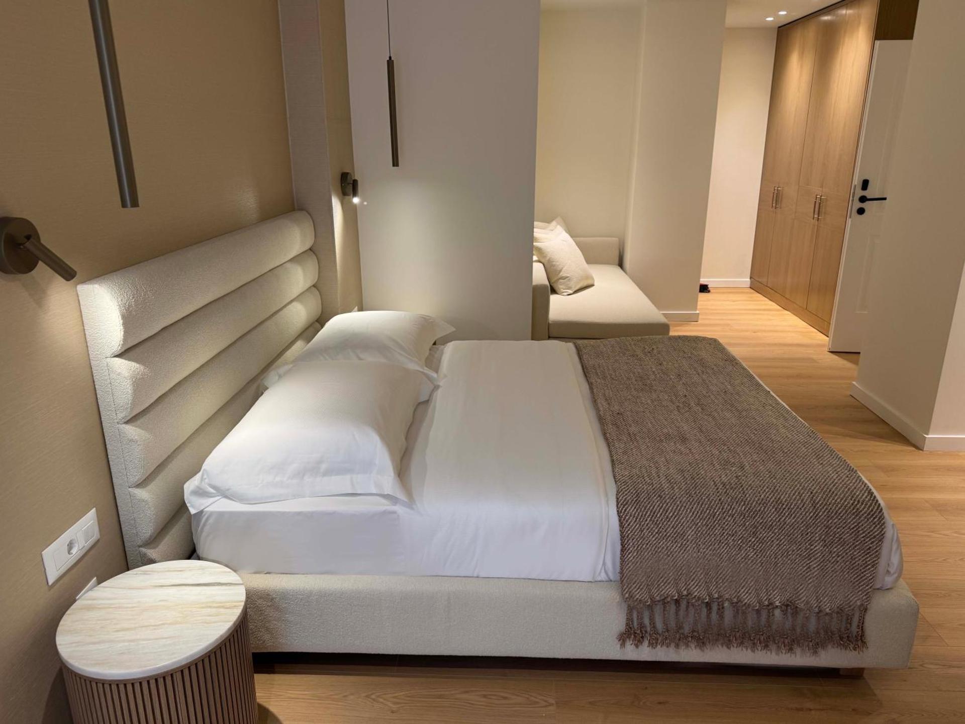 Luxury White Tower Suites