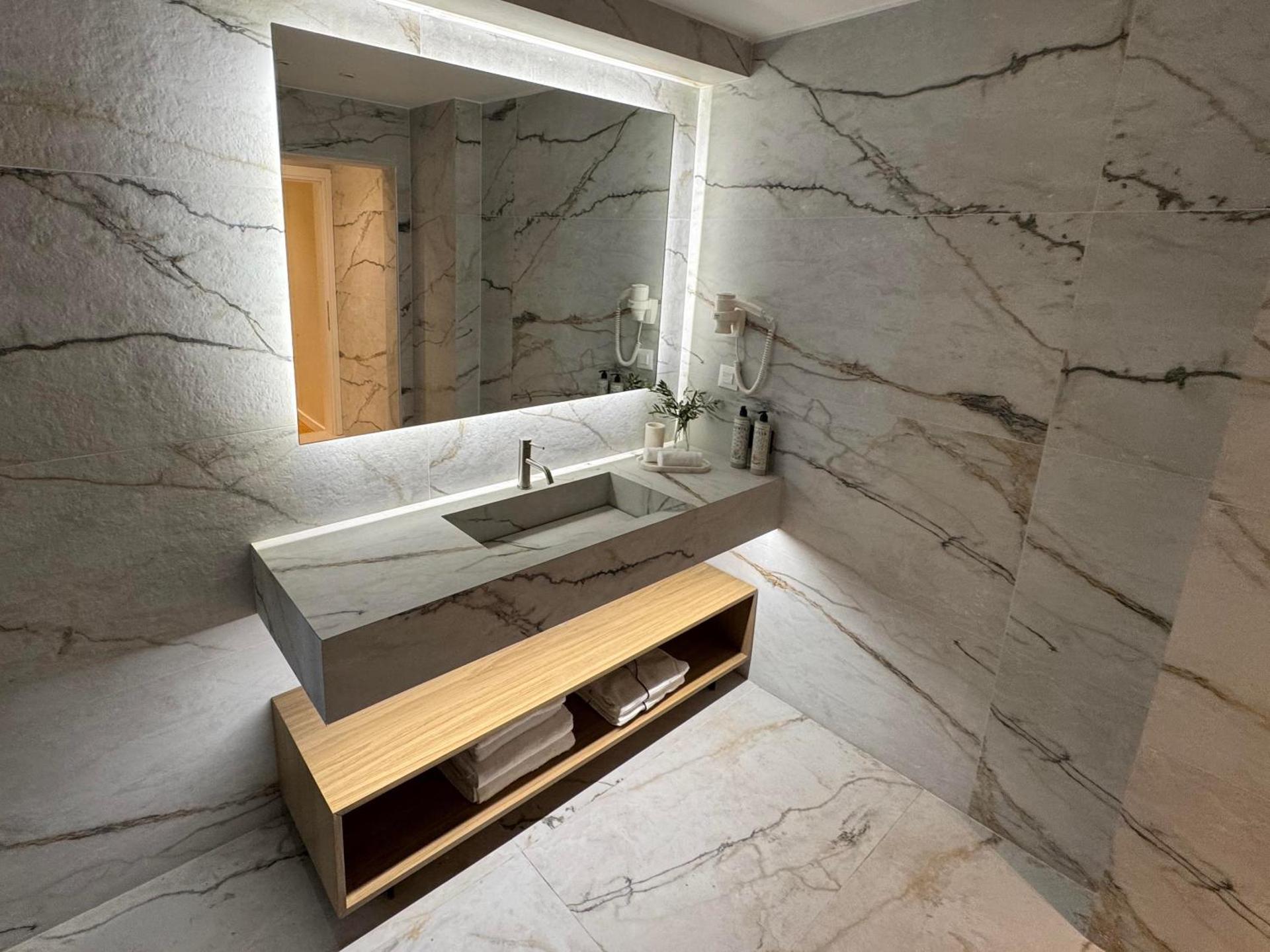 Triple Room with Inner View