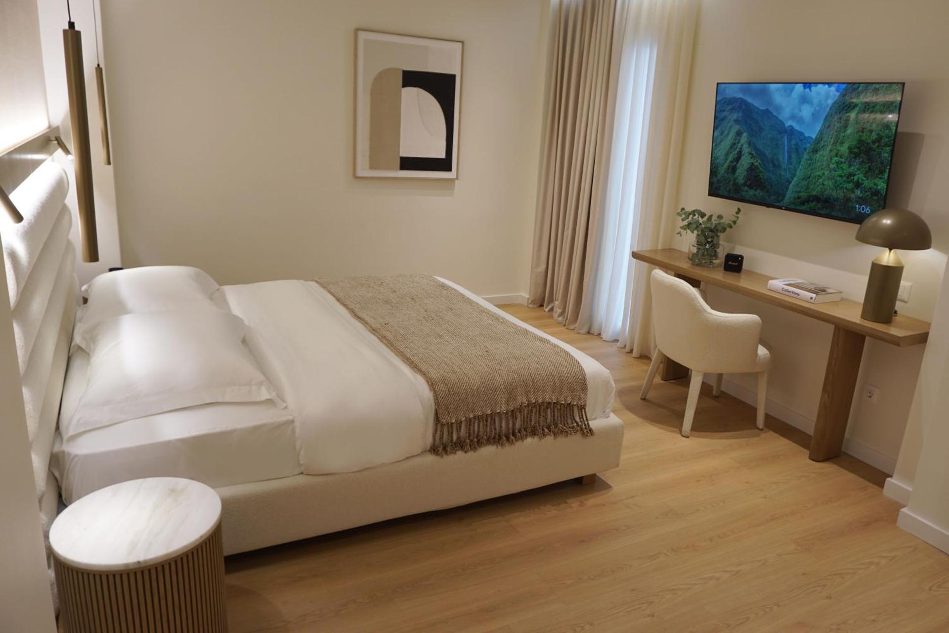 Luxury White Tower Suites