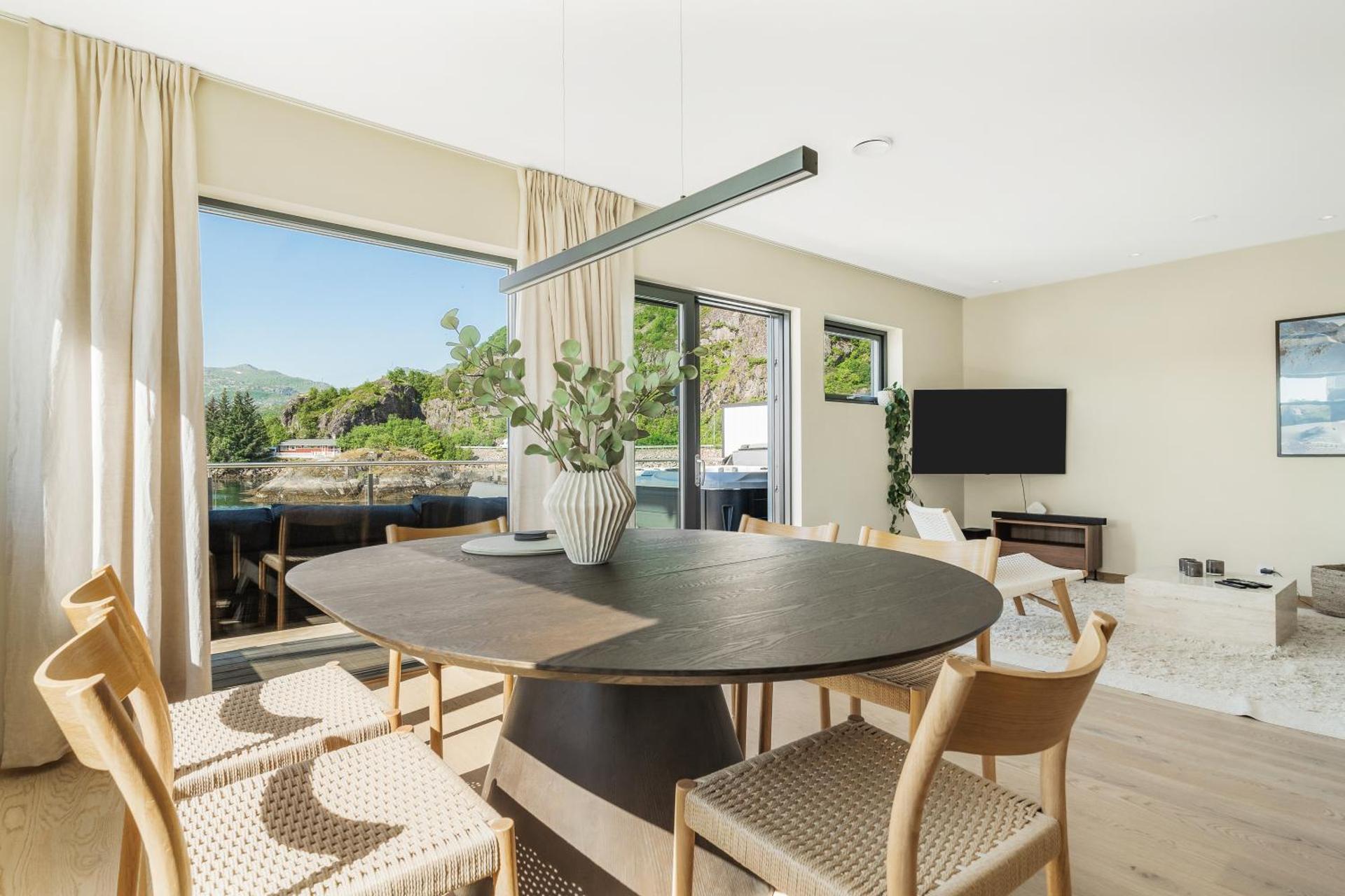 Waterfront House with Hot Tub