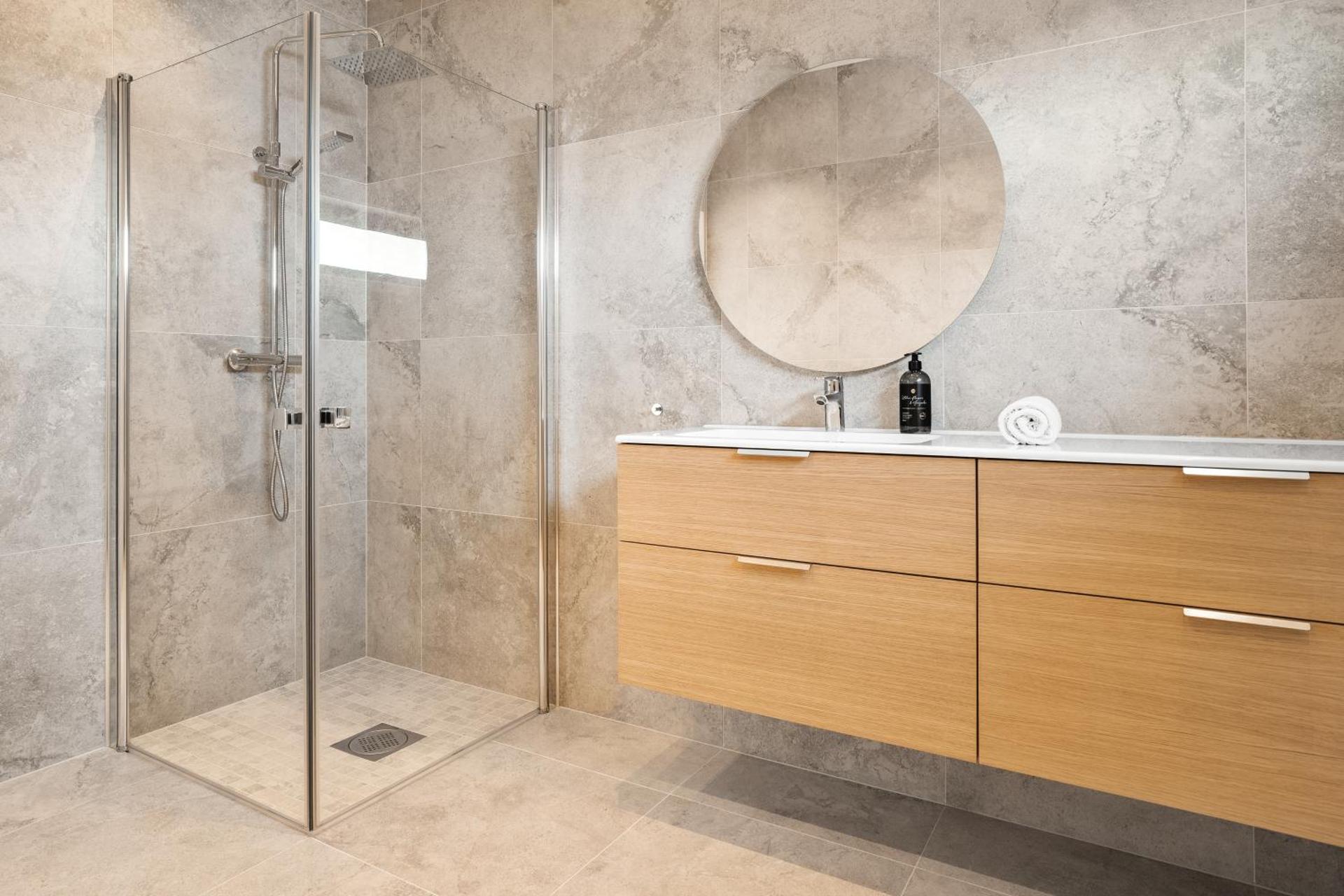 Waterfront House with Hot Tub