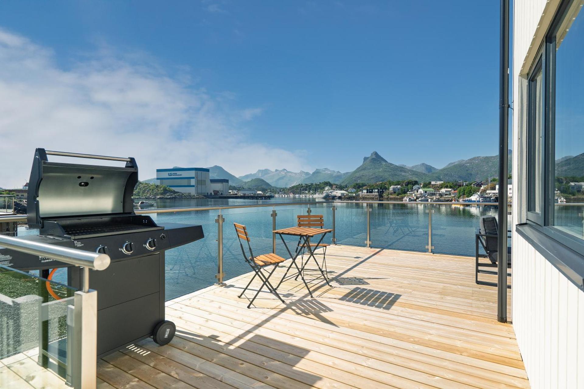 Waterfront House with Hot Tub